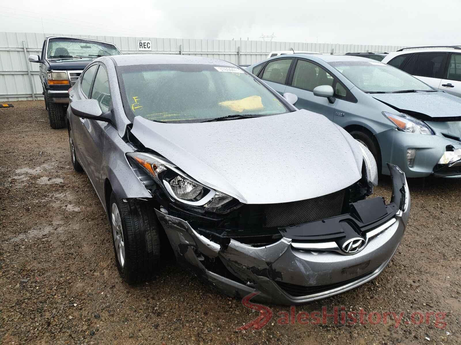 5NPDH4AE8GH715682 2016 HYUNDAI ELANTRA