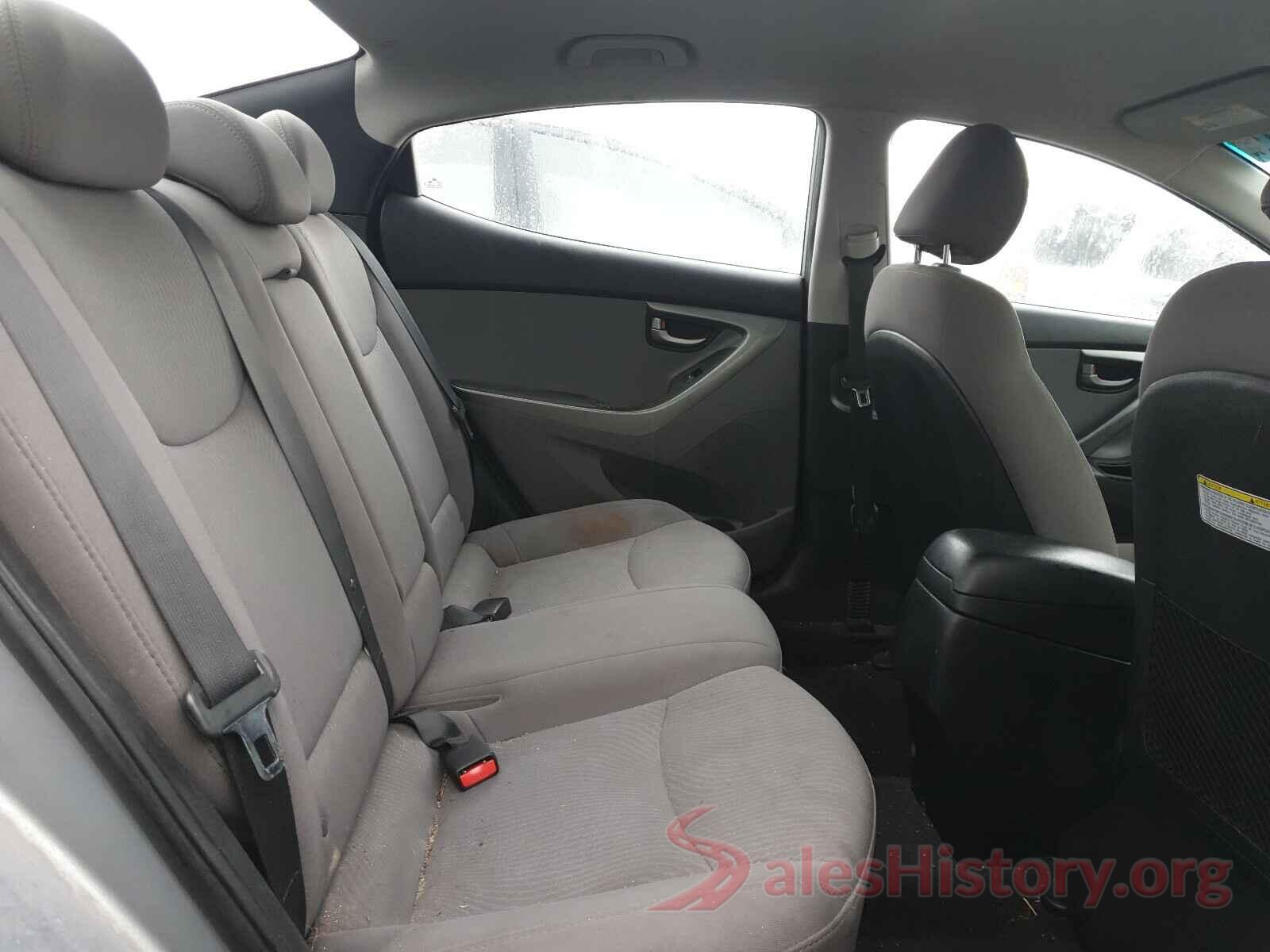 5NPDH4AE8GH715682 2016 HYUNDAI ELANTRA