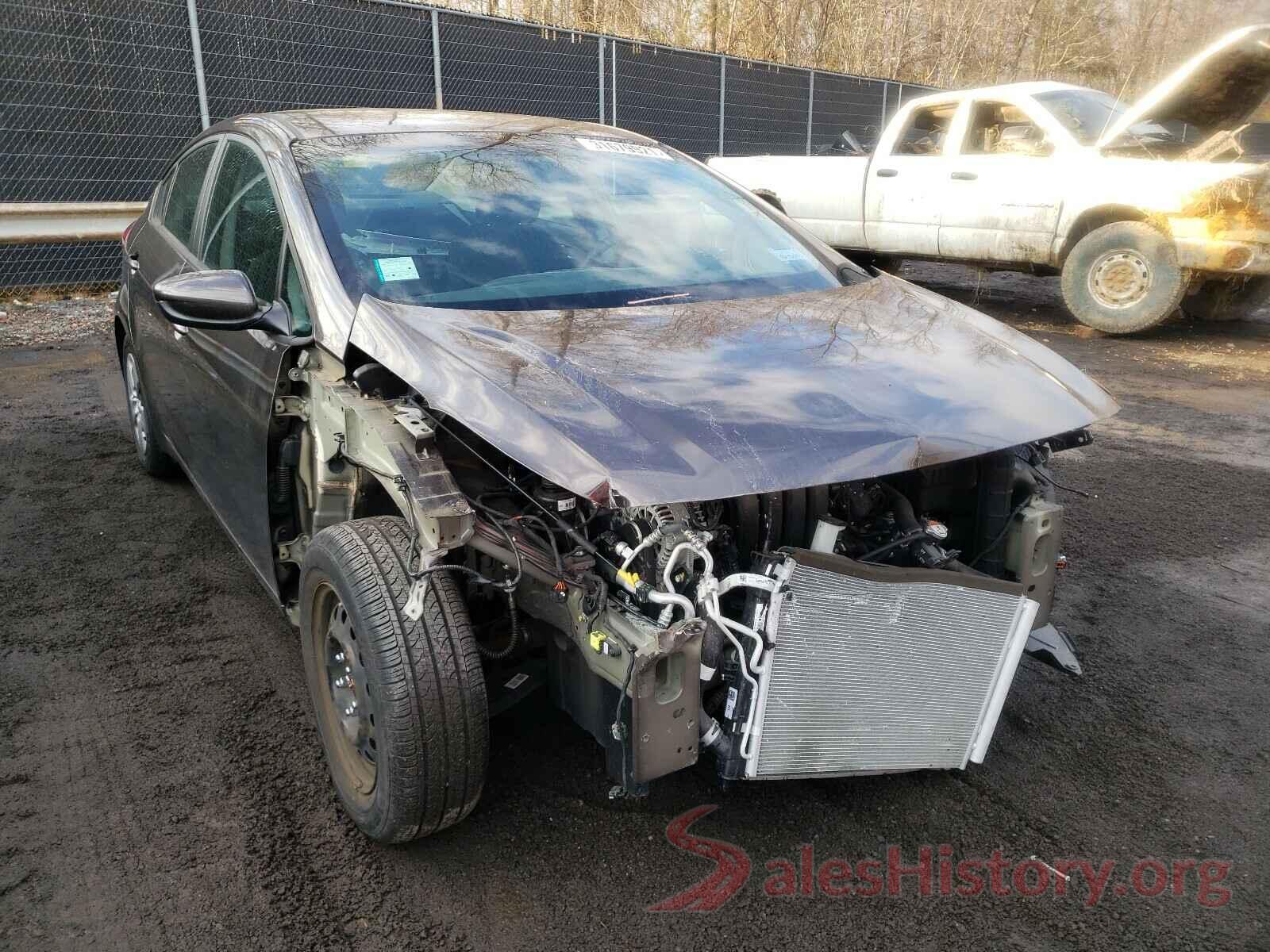 3KPFK4A71JE167001 2018 KIA FORTE