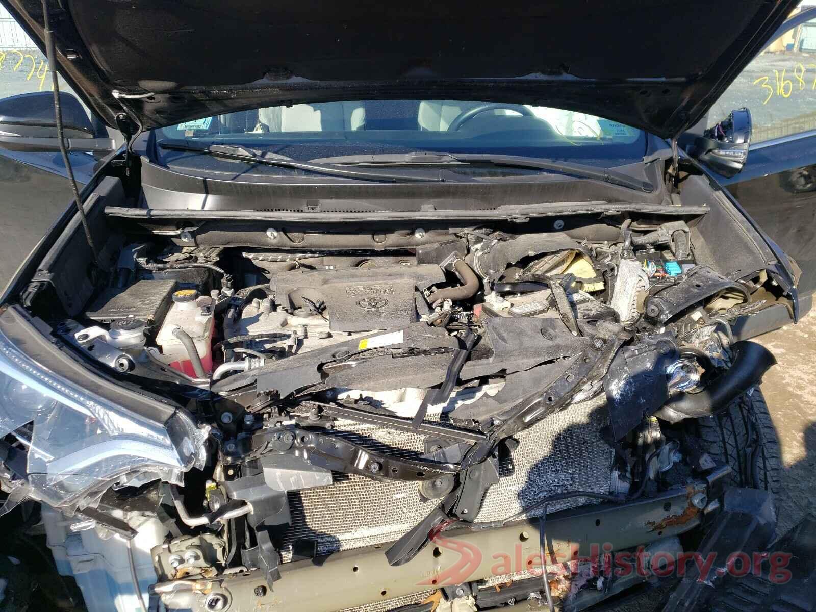 2T3RFREV9JW732705 2018 TOYOTA RAV4