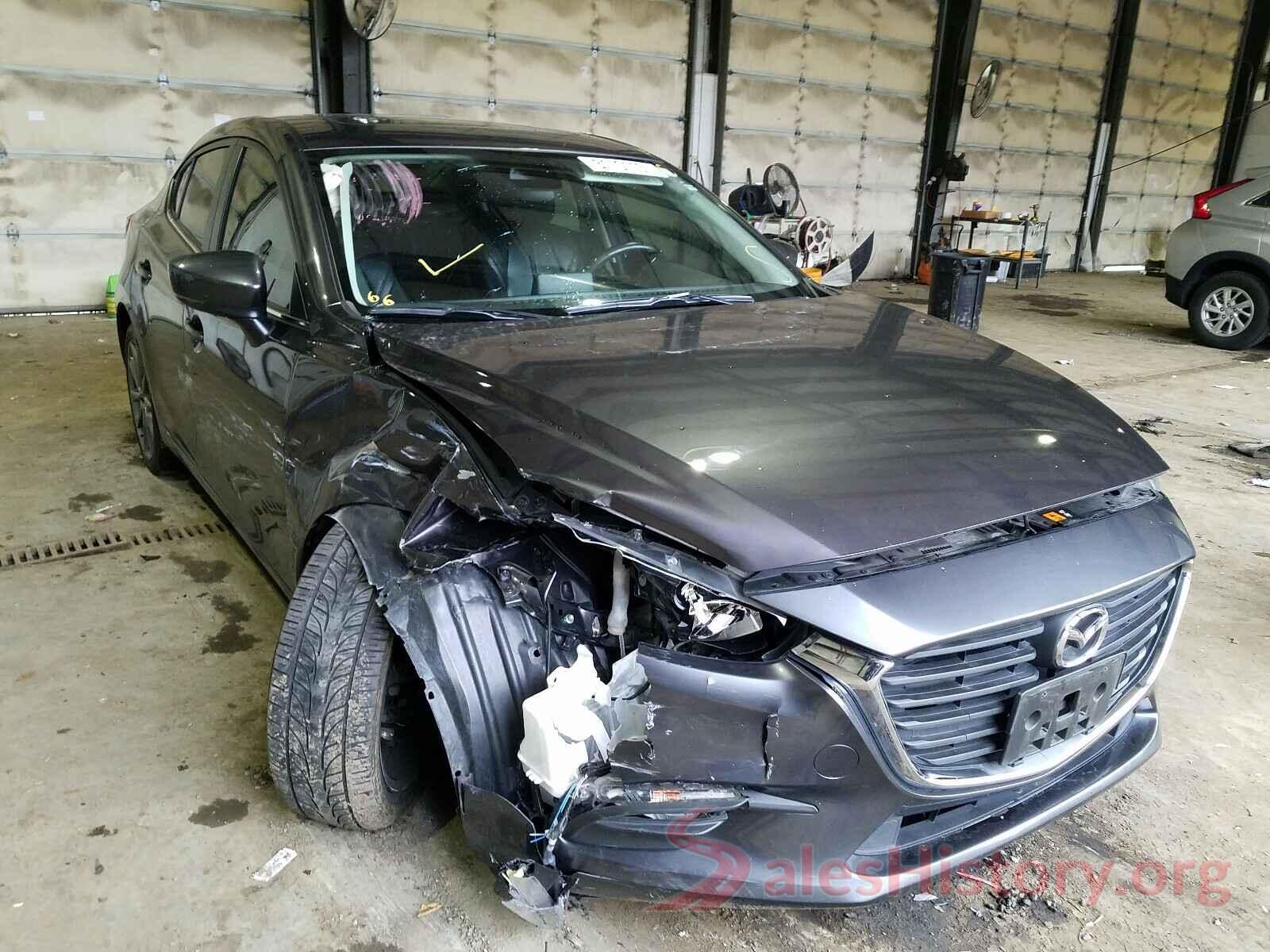 3MZBN1V32JM223705 2018 MAZDA 3