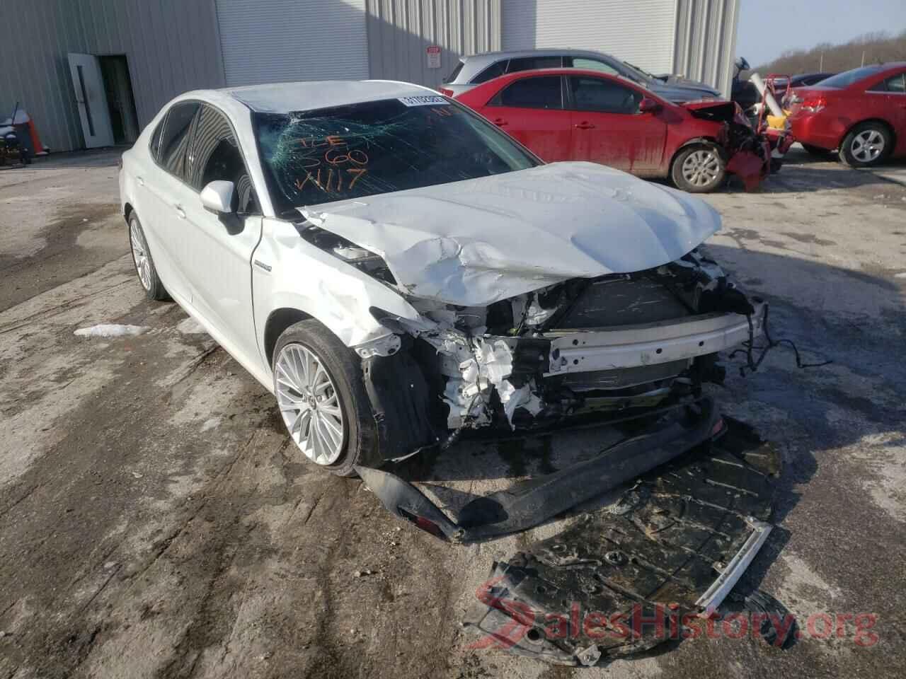 4T1B21HK3JU005858 2018 TOYOTA CAMRY