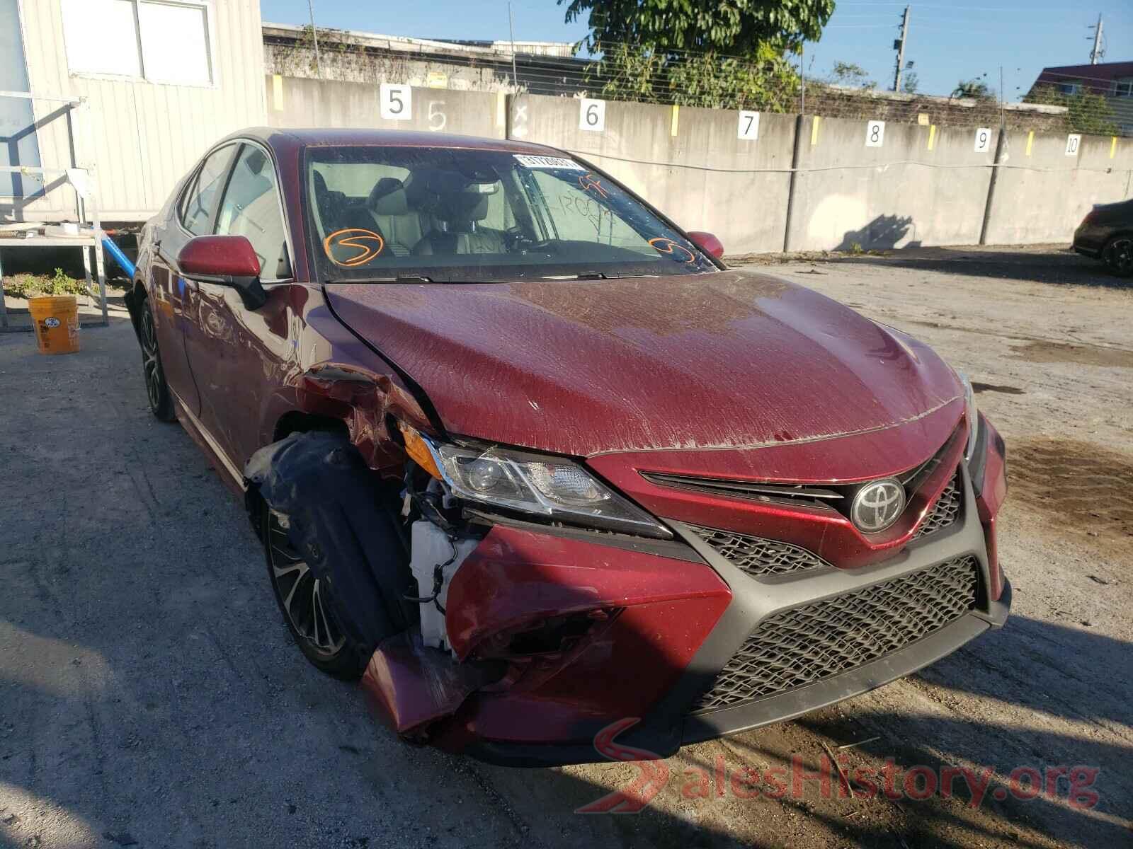 4T1B11HK4JU518605 2018 TOYOTA CAMRY