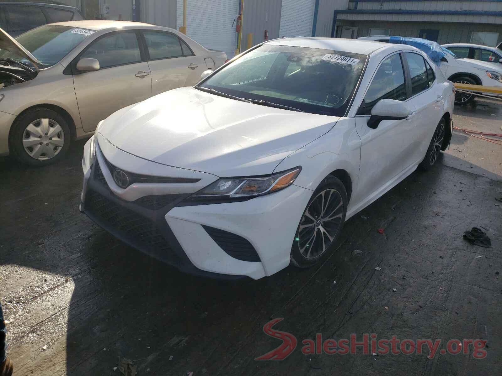 4T1B11HK8JU601275 2018 TOYOTA CAMRY