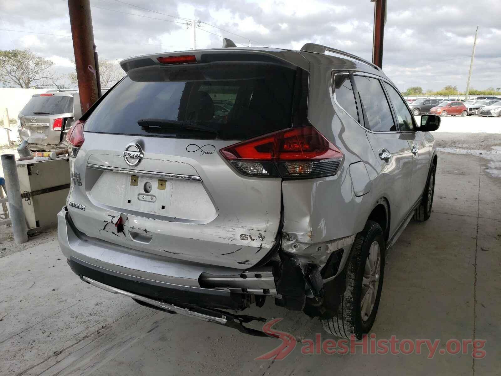 KNMAT2MT8JP588556 2018 NISSAN ROGUE