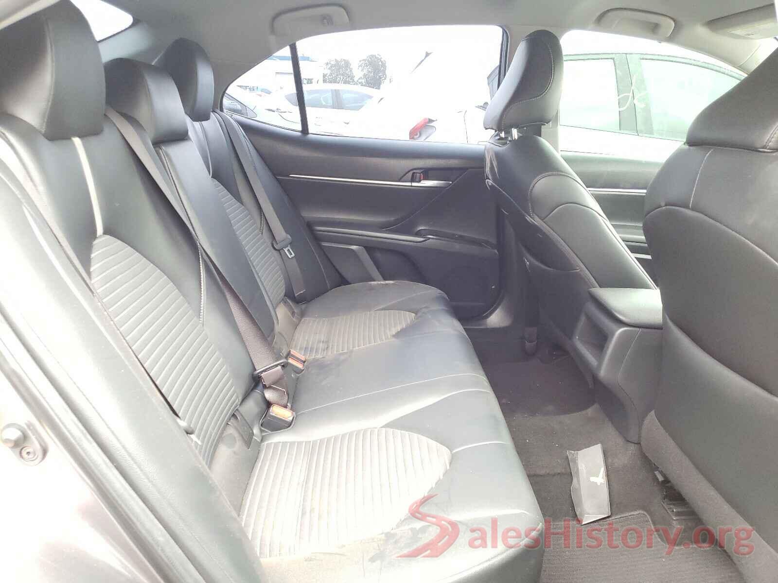 4T1B11HK9JU040049 2018 TOYOTA CAMRY