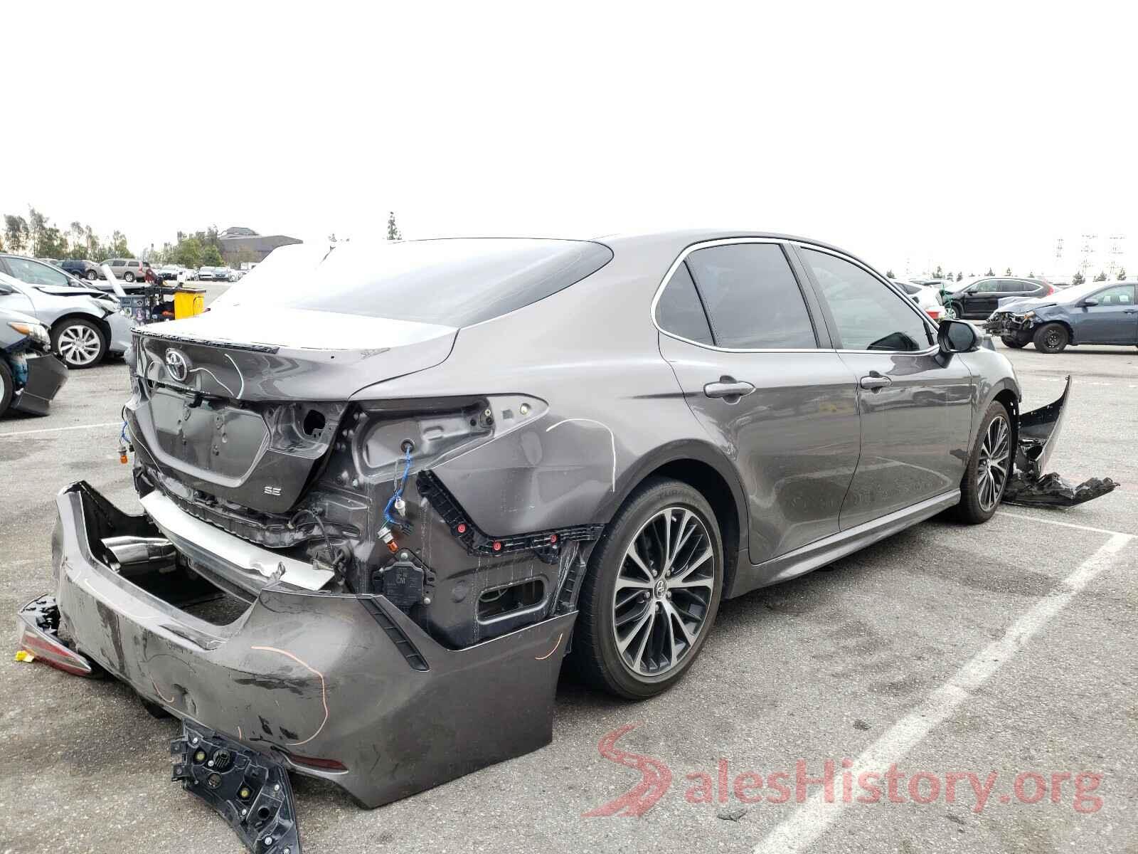 4T1B11HK9JU040049 2018 TOYOTA CAMRY