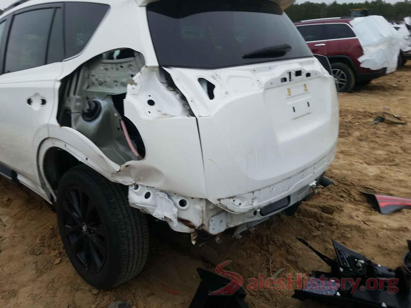 2T3RFREVXJW758276 2018 TOYOTA RAV4