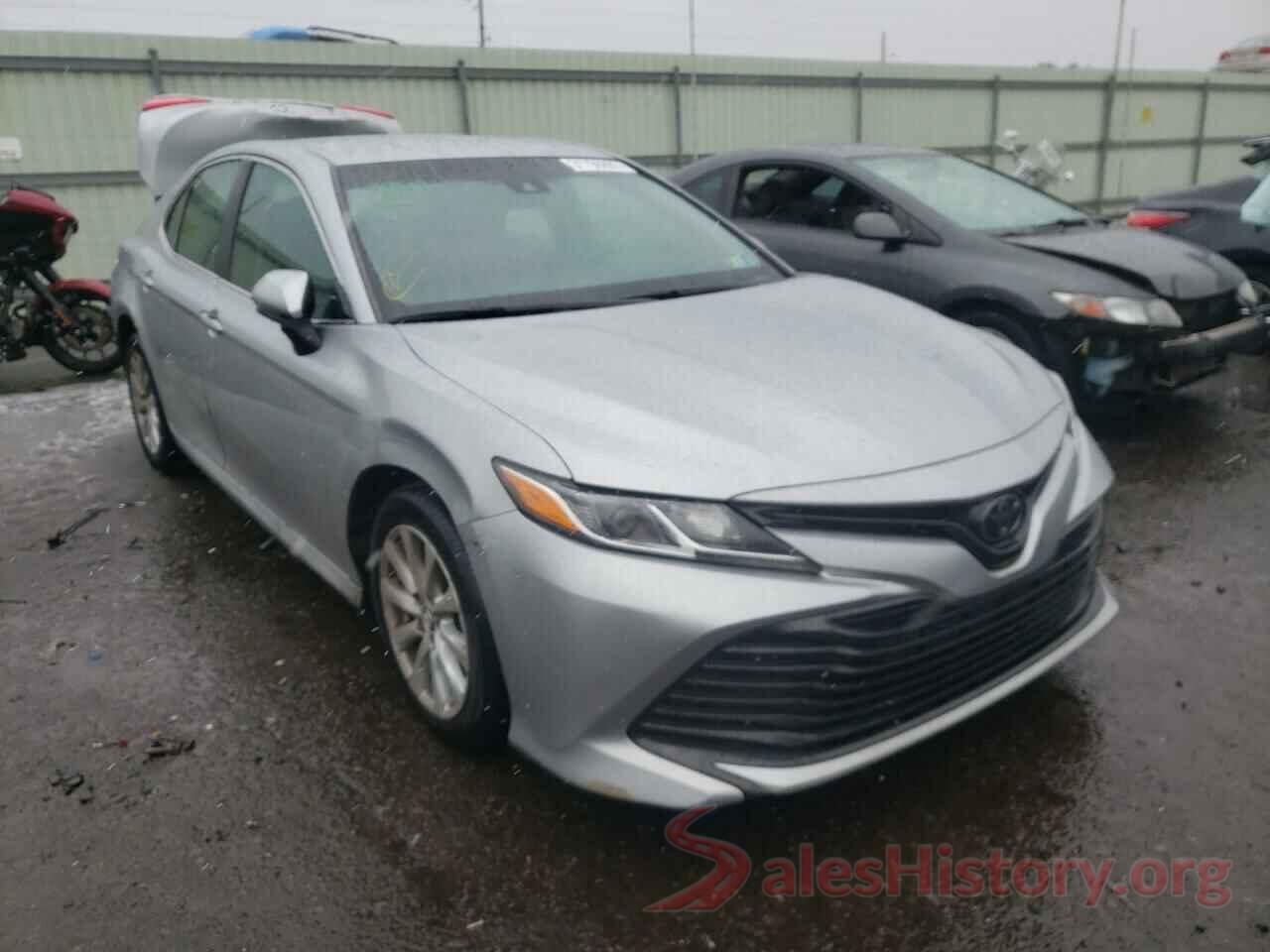 4T1B11HK8JU113007 2018 TOYOTA CAMRY