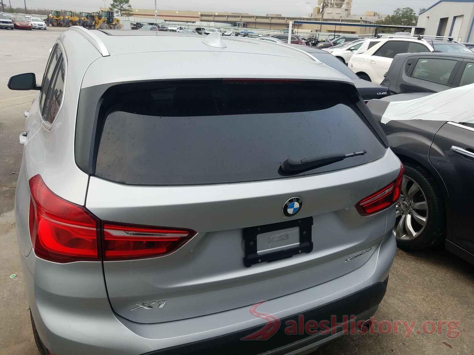 WBXHT3C33J3H33585 2018 BMW X1