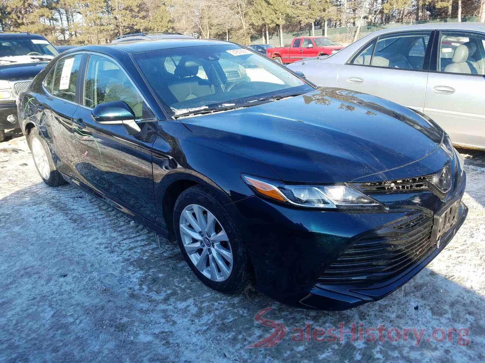 4T1B11HK3JU520474 2018 TOYOTA CAMRY