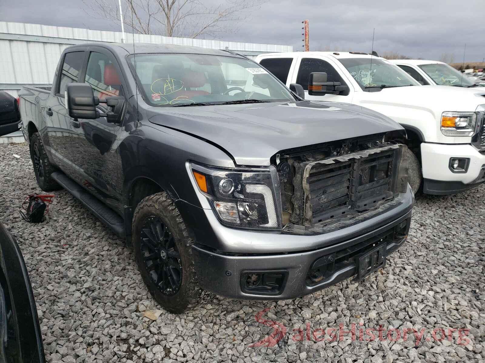 1N6AA1E55JN518392 2018 NISSAN TITAN