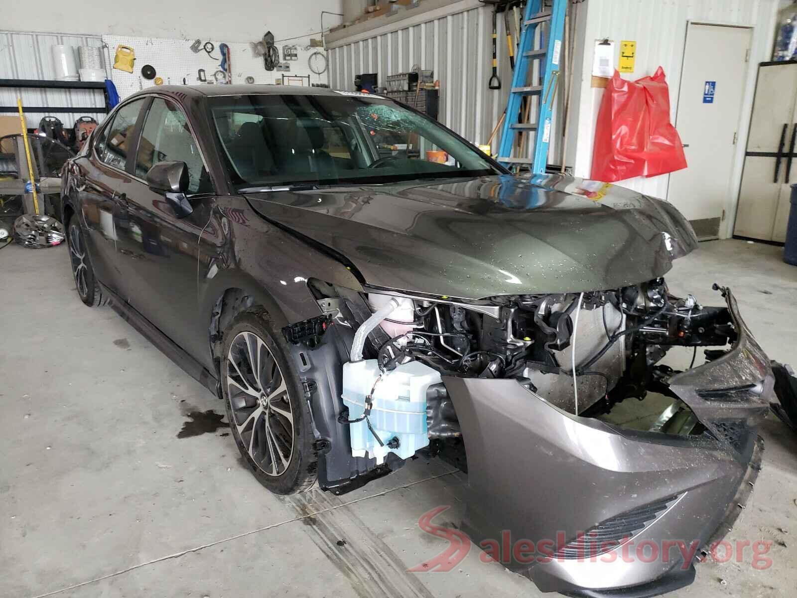 4T1B11HK3JU668480 2018 TOYOTA CAMRY