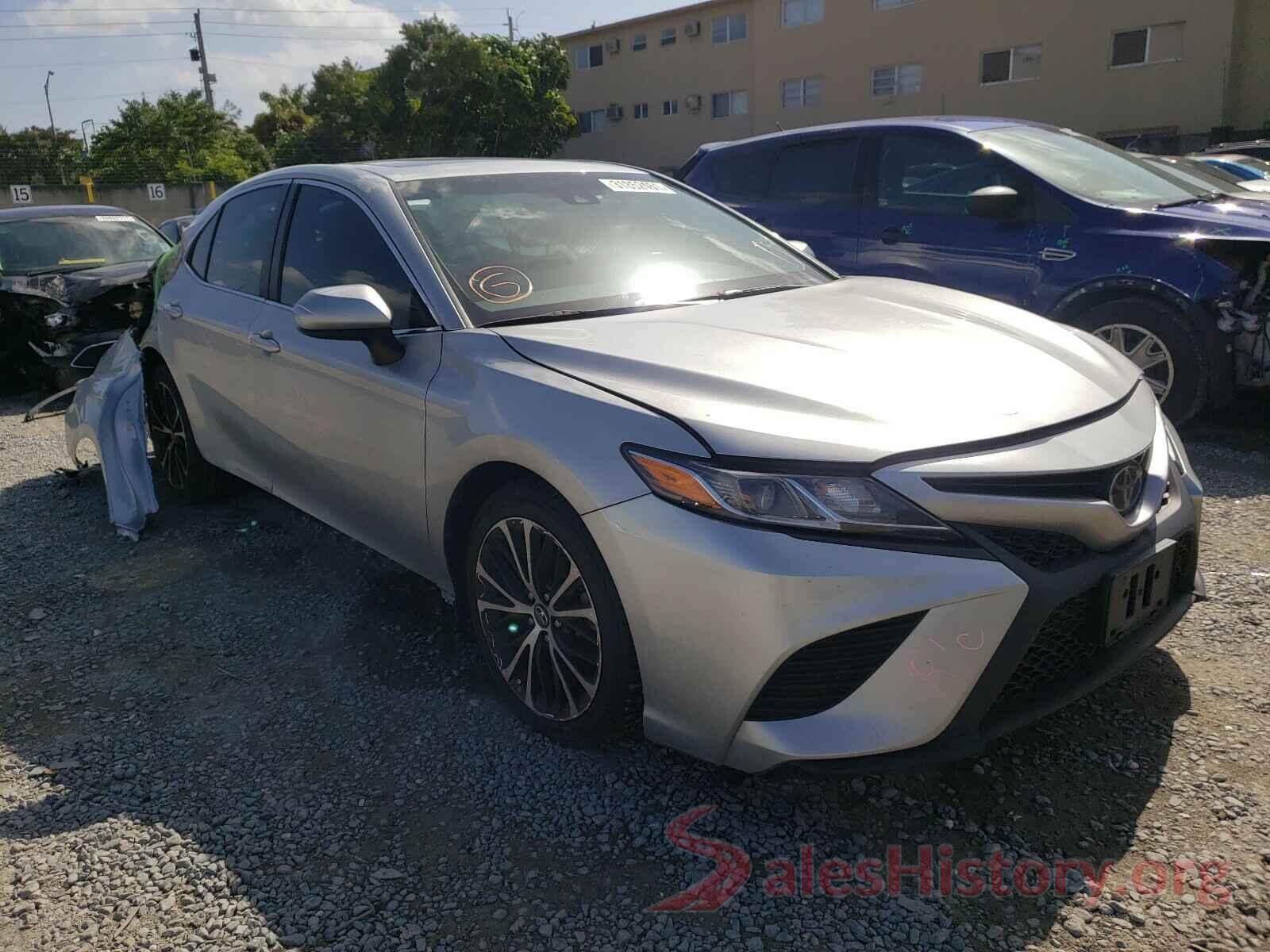 4T1B11HK5JU563018 2018 TOYOTA CAMRY