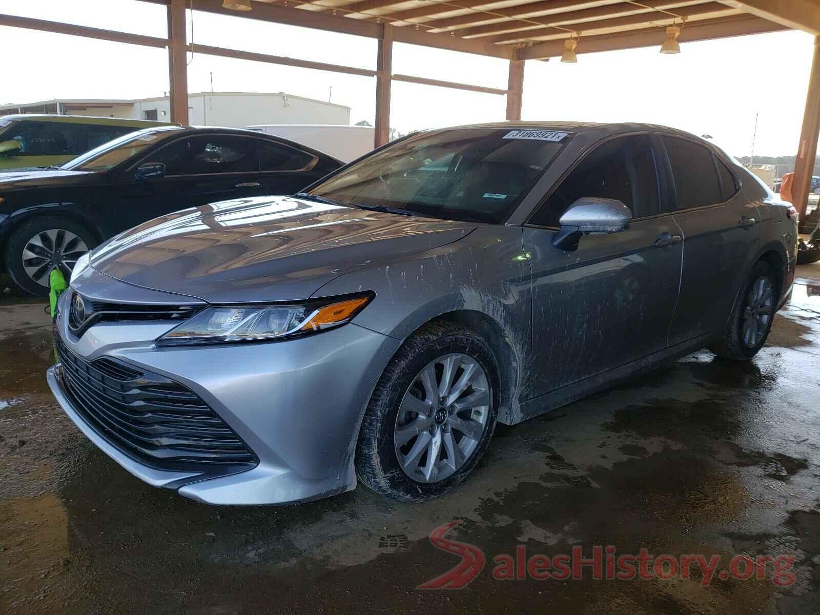 4T1B11HK0JU651300 2018 TOYOTA CAMRY