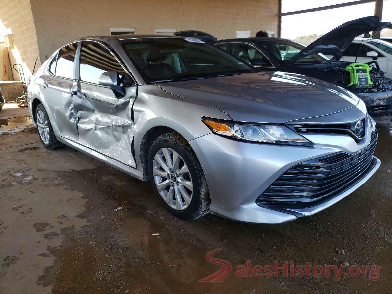 4T1B11HK0JU651300 2018 TOYOTA CAMRY