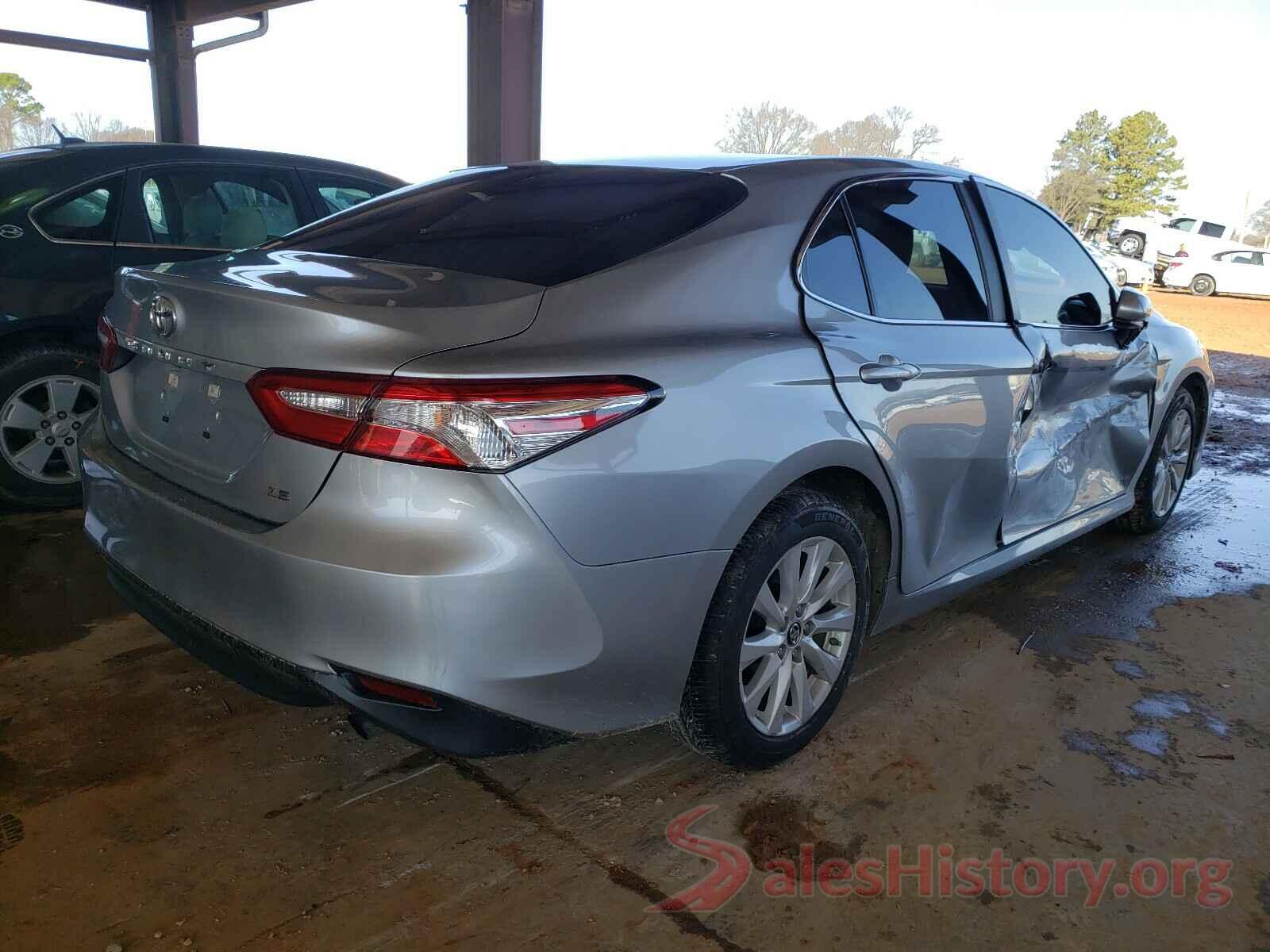 4T1B11HK0JU651300 2018 TOYOTA CAMRY