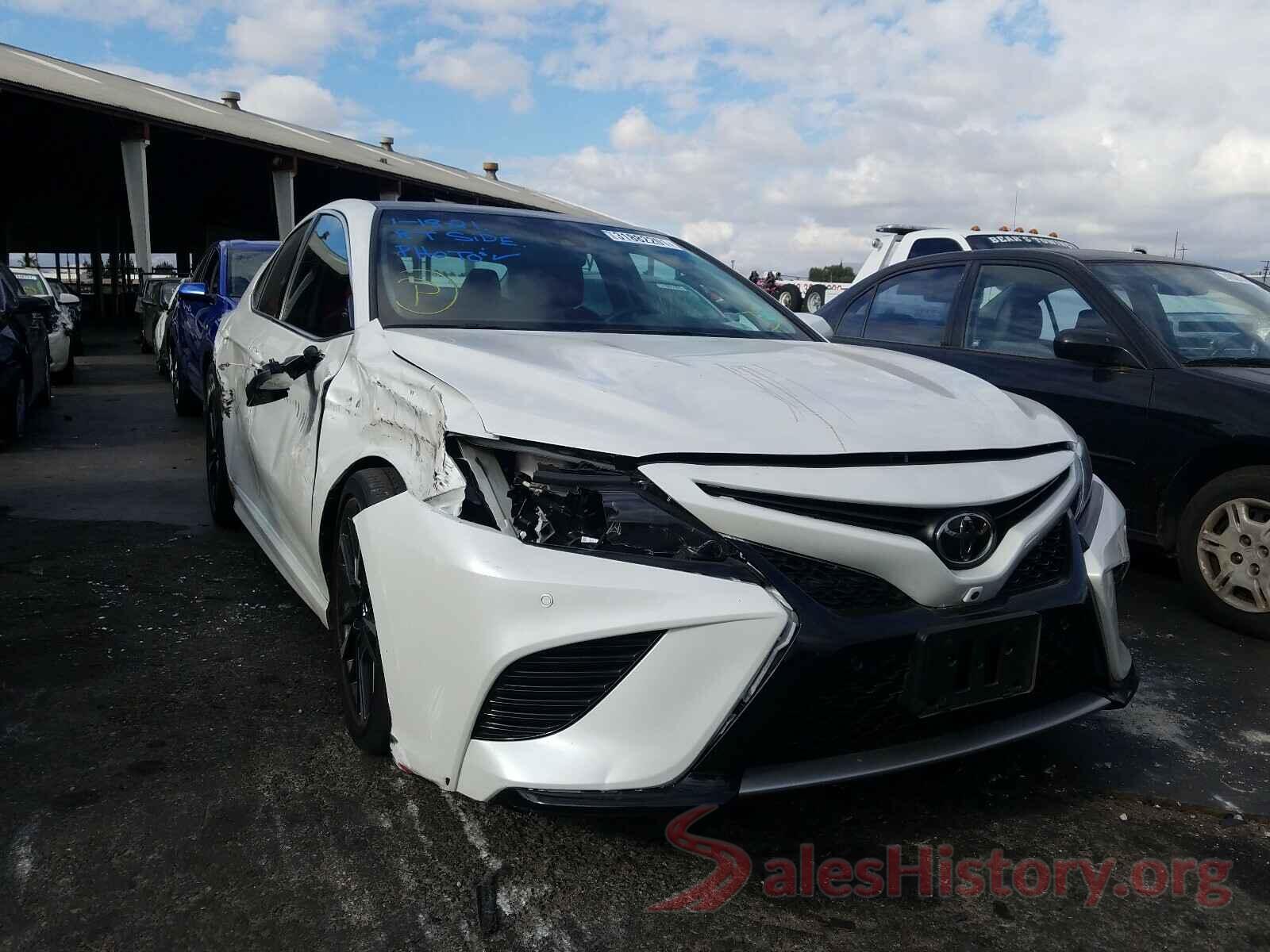 4T1BZ1HK0JU015730 2018 TOYOTA CAMRY