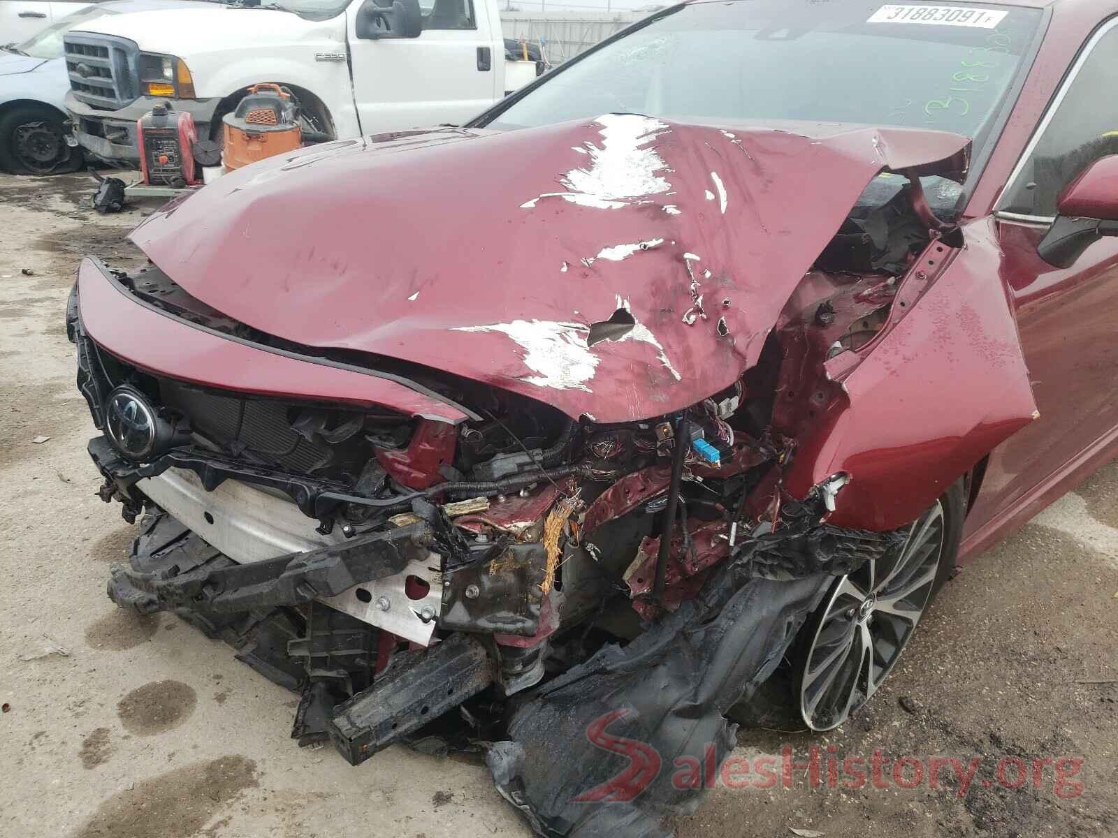 4T1B11HK1JU605569 2018 TOYOTA CAMRY