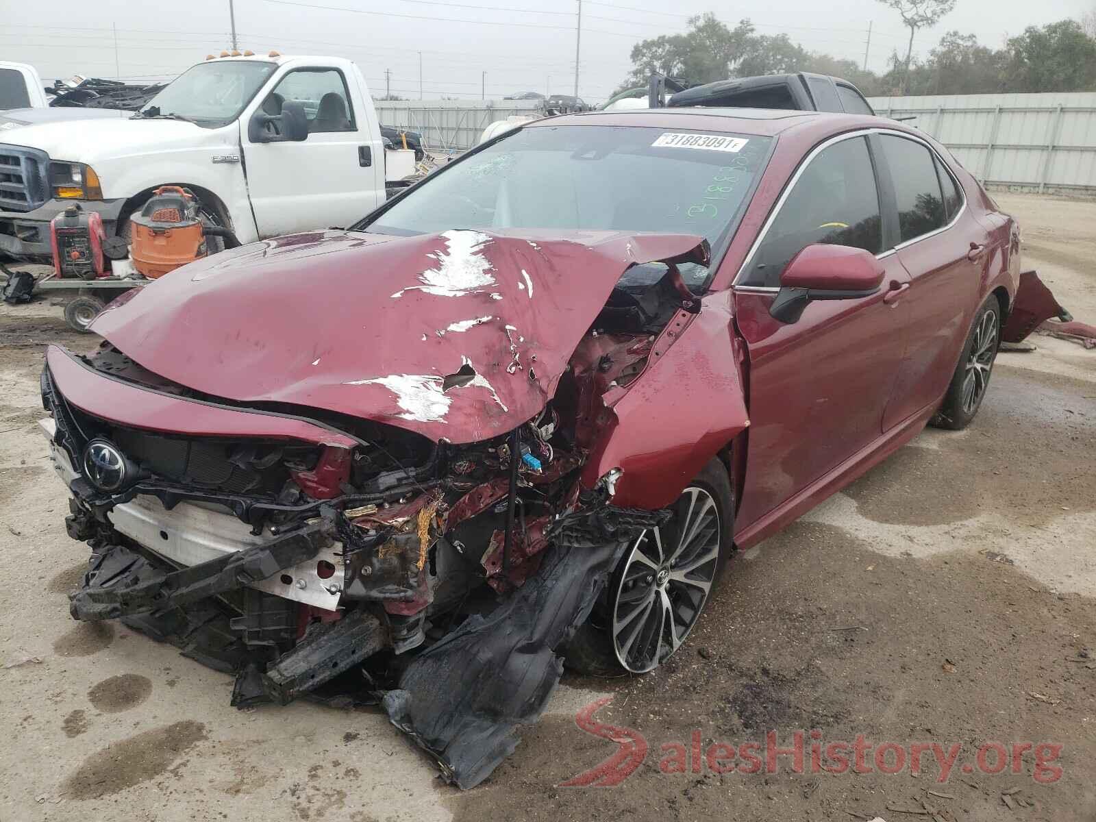 4T1B11HK1JU605569 2018 TOYOTA CAMRY