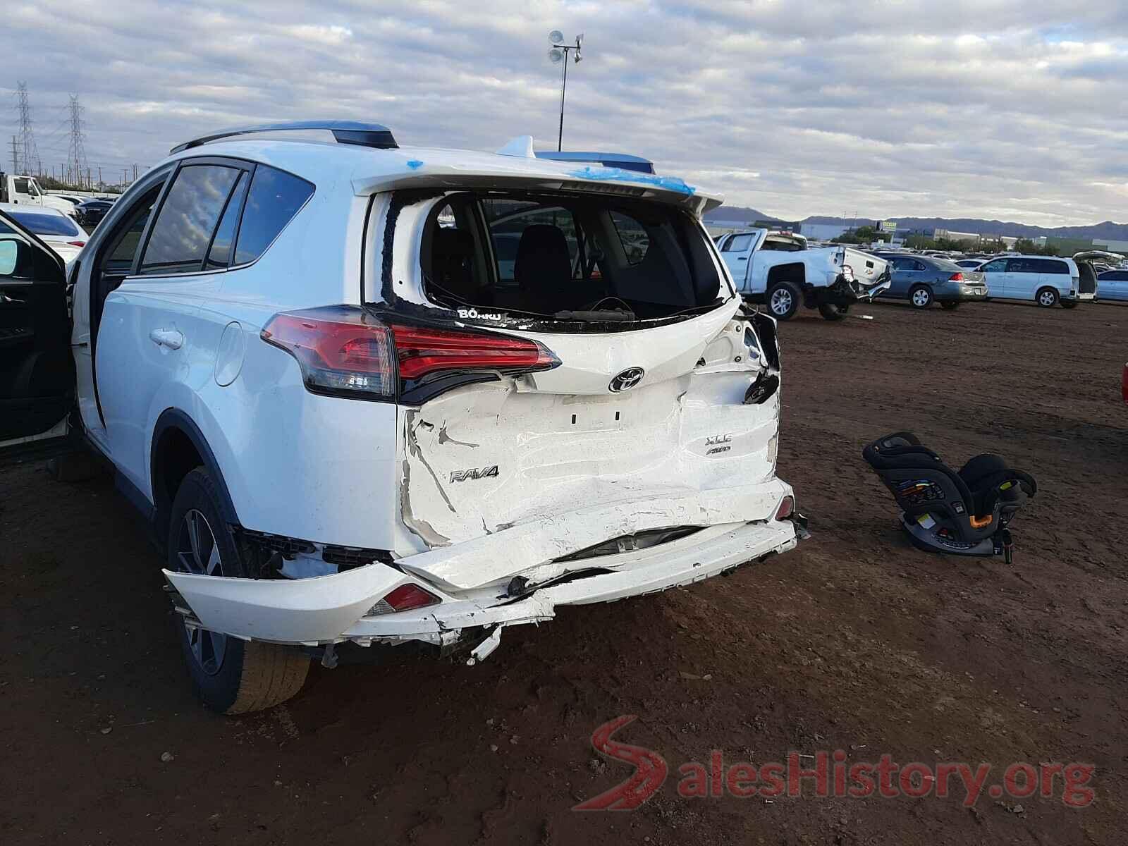 2T3RFREV2HW587338 2017 TOYOTA RAV4