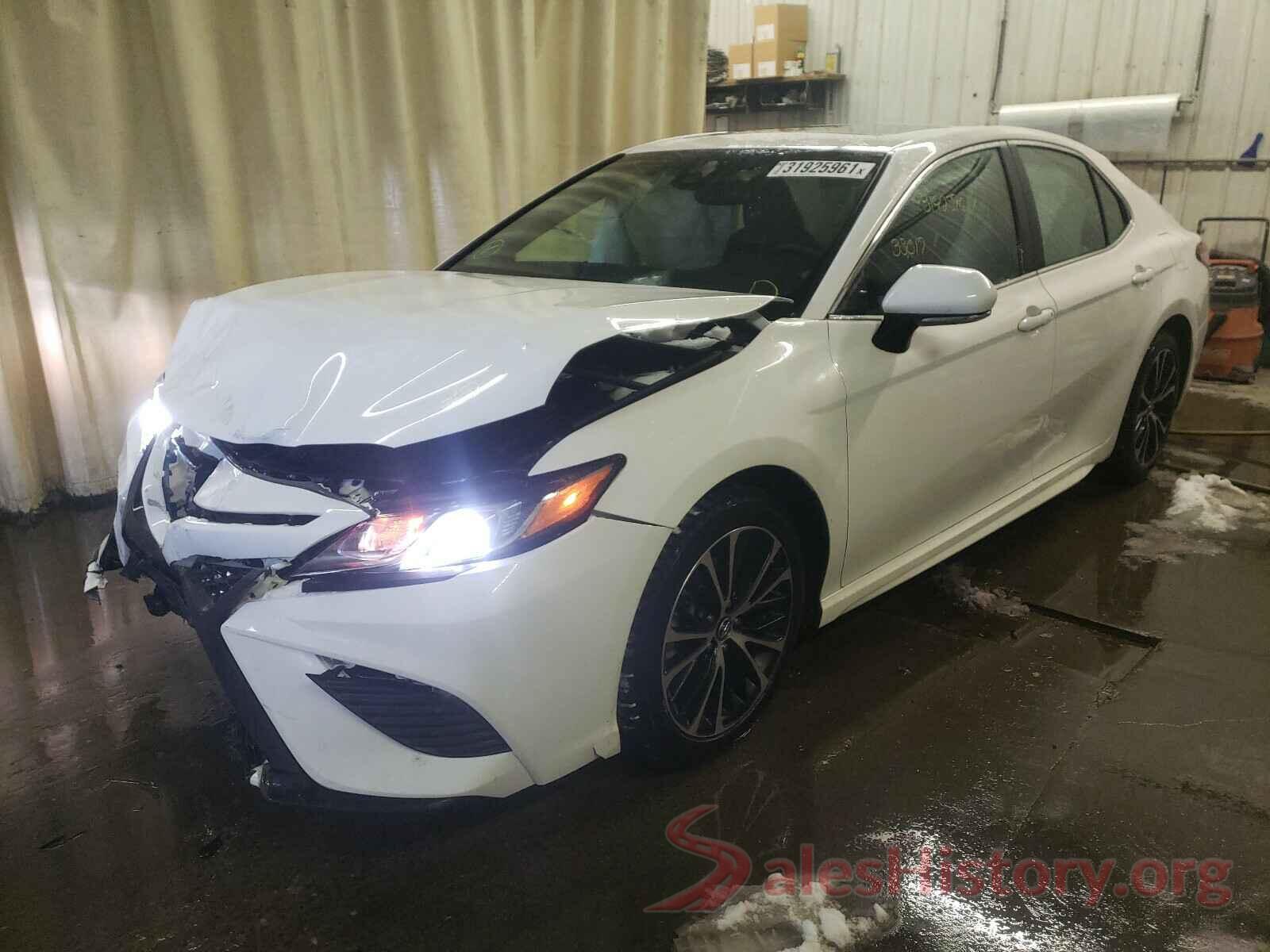 4T1B11HK2JU015946 2018 TOYOTA CAMRY