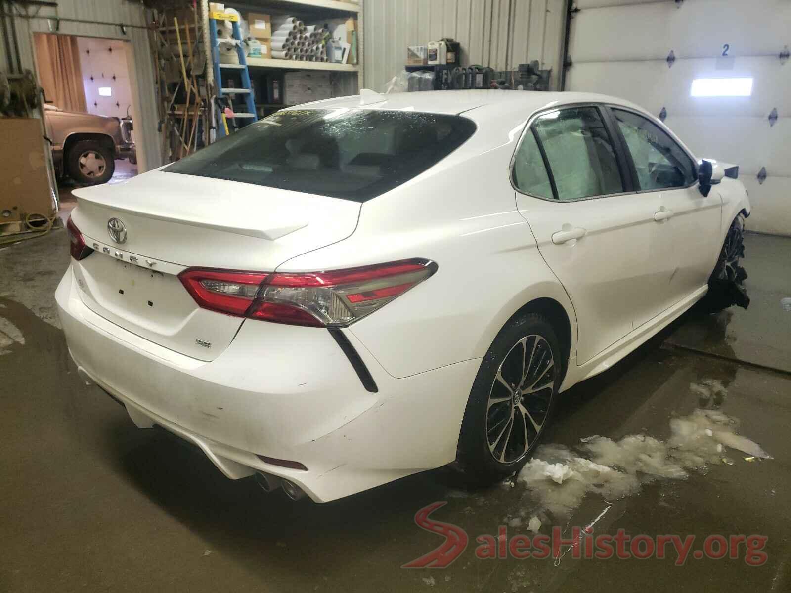 4T1B11HK2JU015946 2018 TOYOTA CAMRY