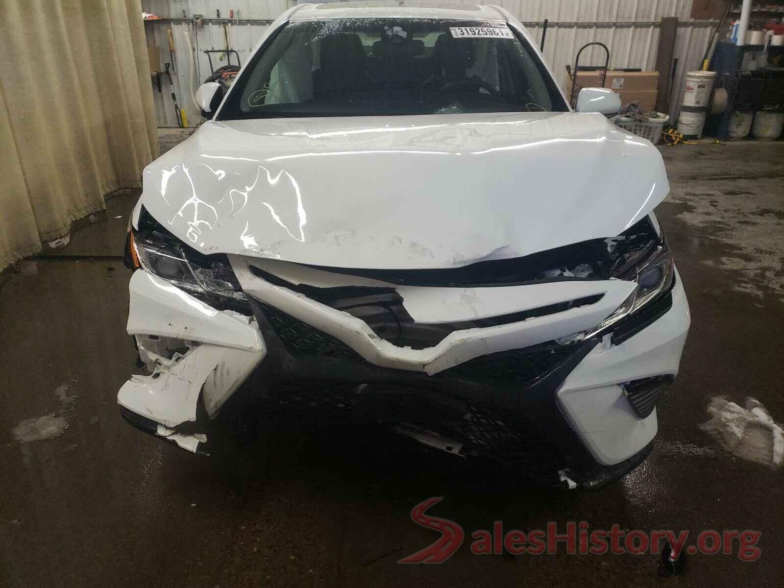 4T1B11HK2JU015946 2018 TOYOTA CAMRY