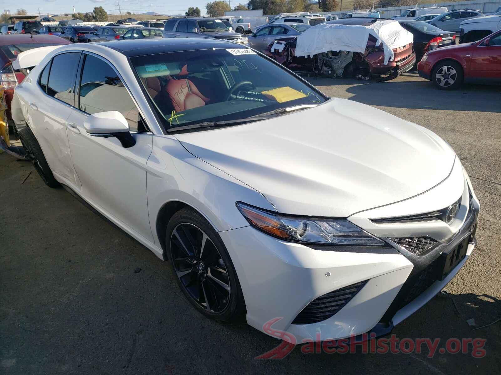 4T1B61HK3JU021014 2018 TOYOTA CAMRY