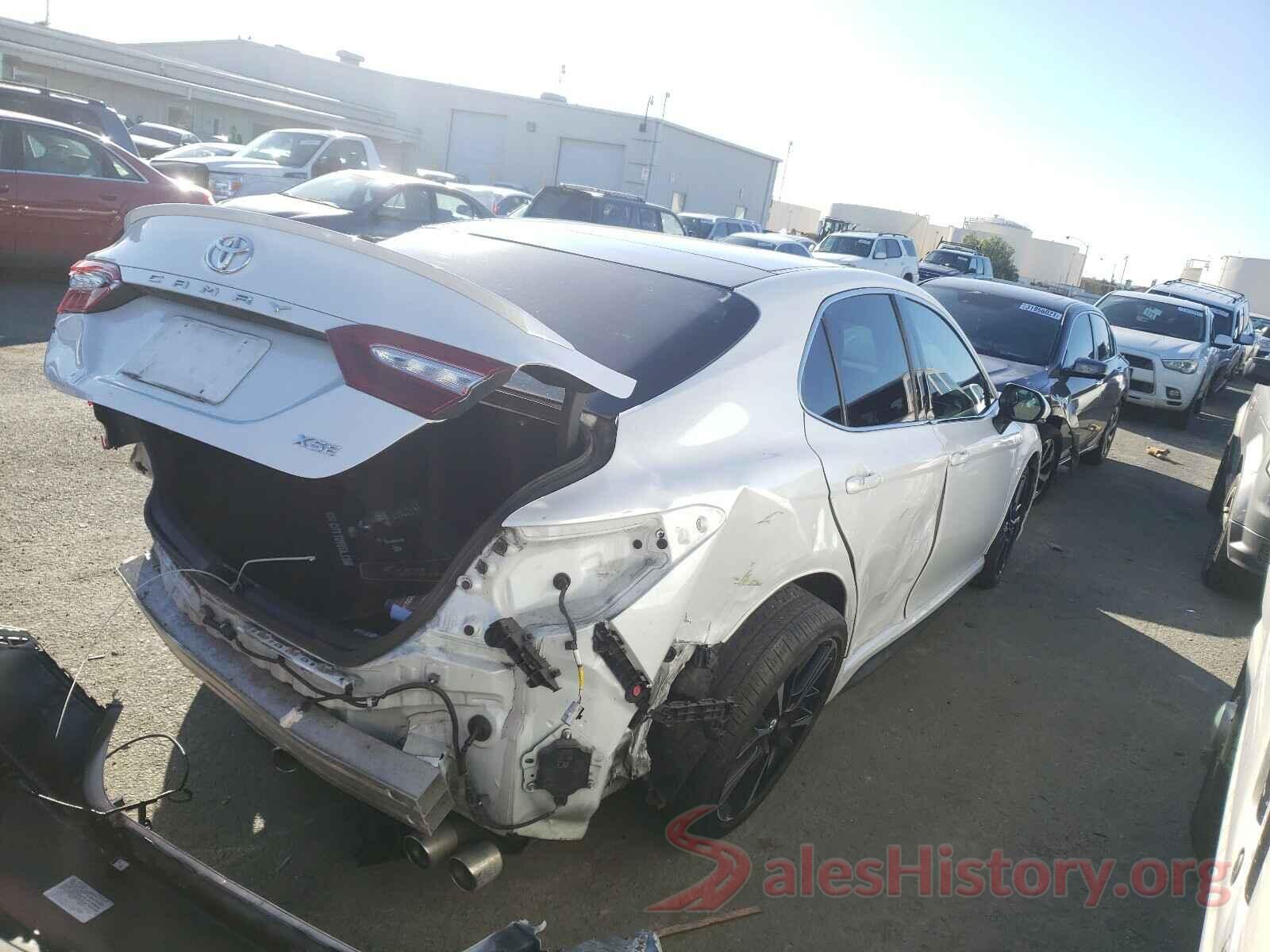 4T1B61HK3JU021014 2018 TOYOTA CAMRY