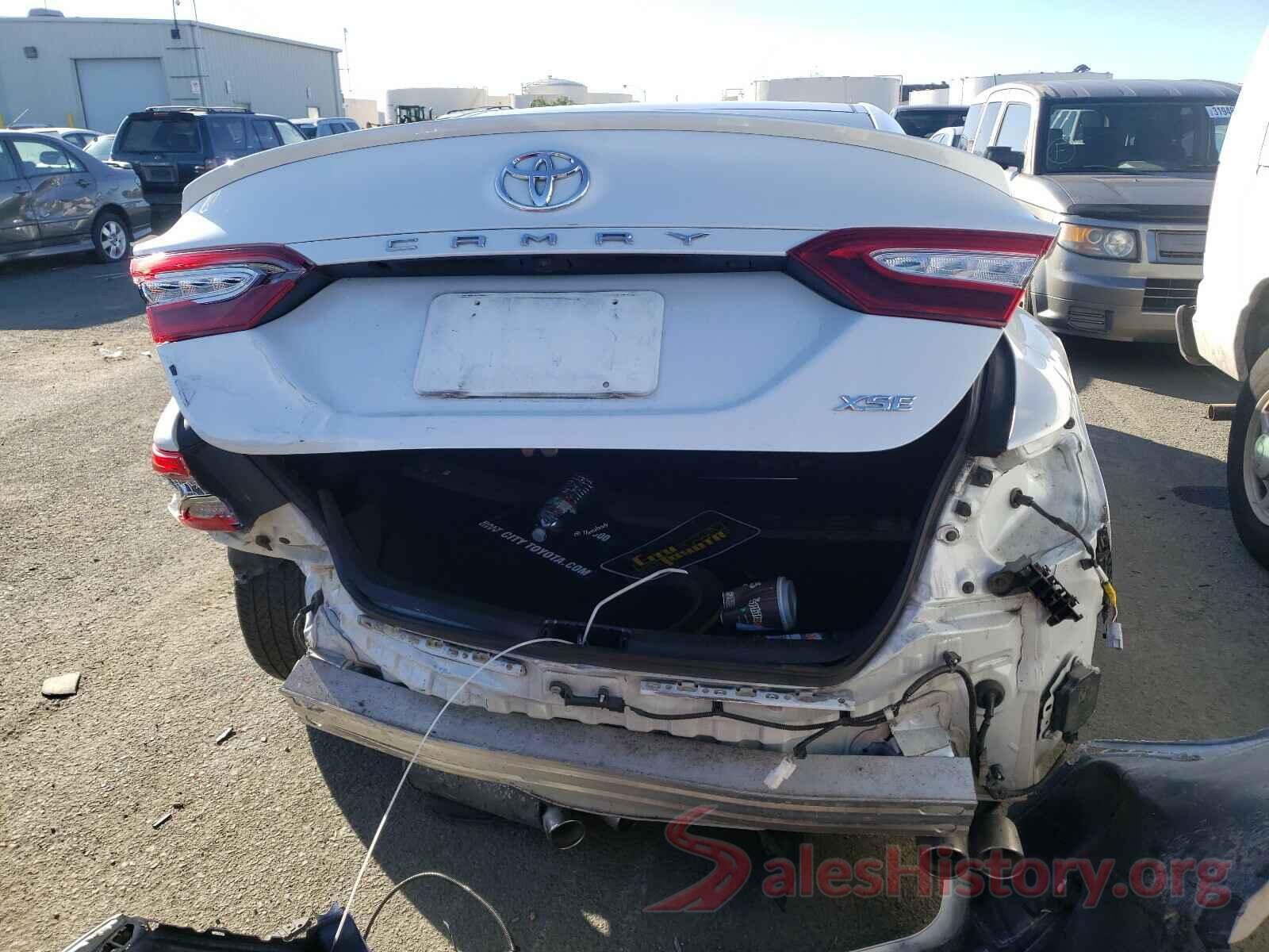 4T1B61HK3JU021014 2018 TOYOTA CAMRY