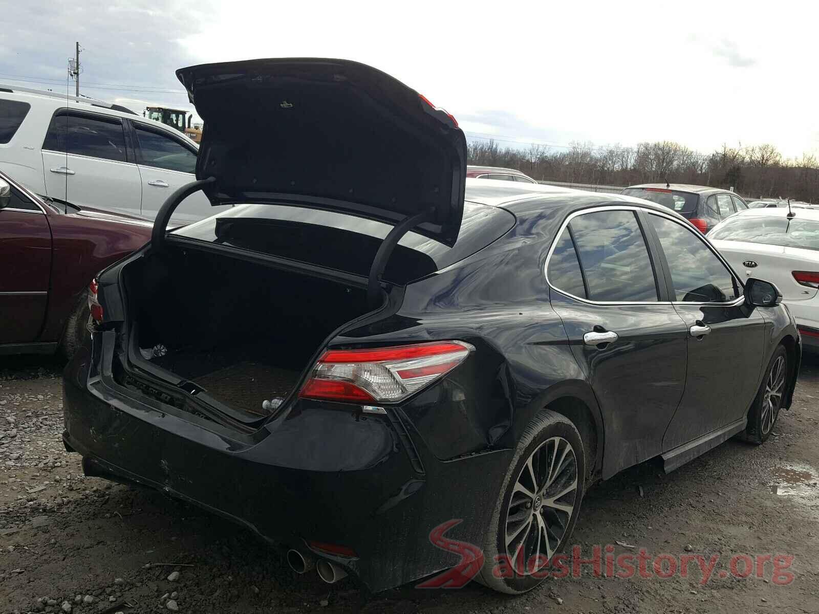 4T1B11HK7JU143521 2018 TOYOTA CAMRY