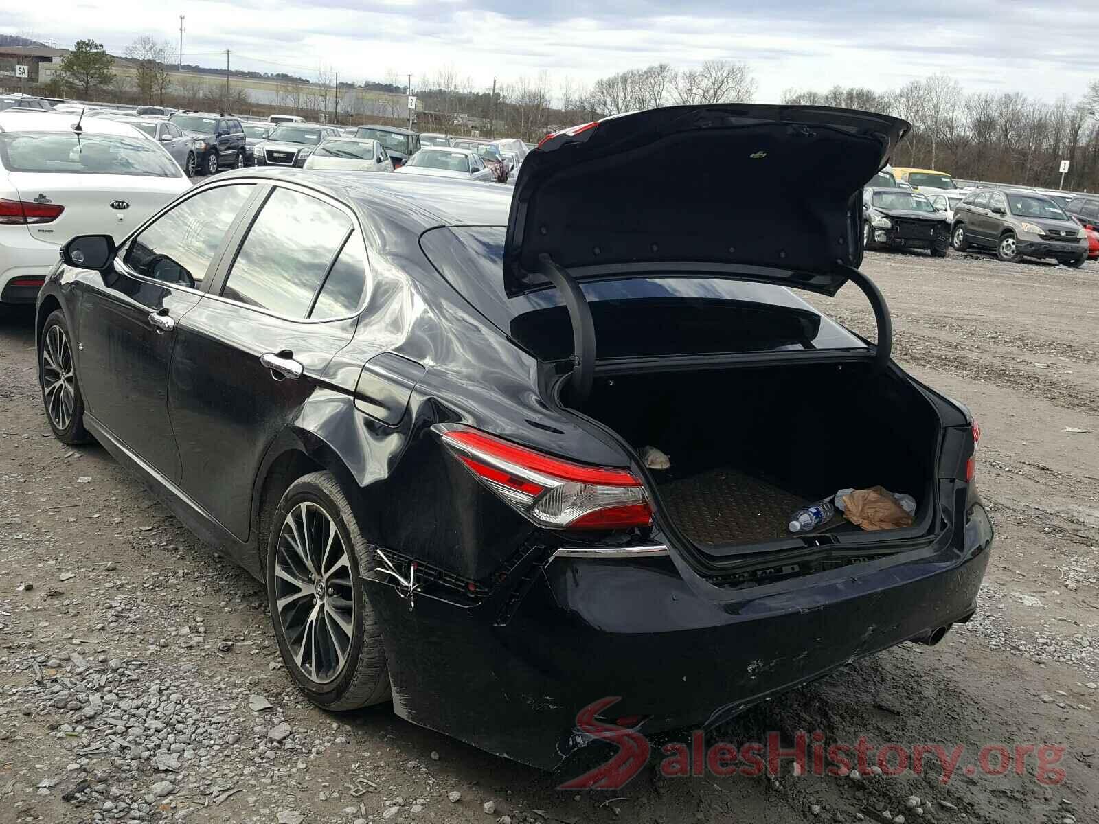 4T1B11HK7JU143521 2018 TOYOTA CAMRY