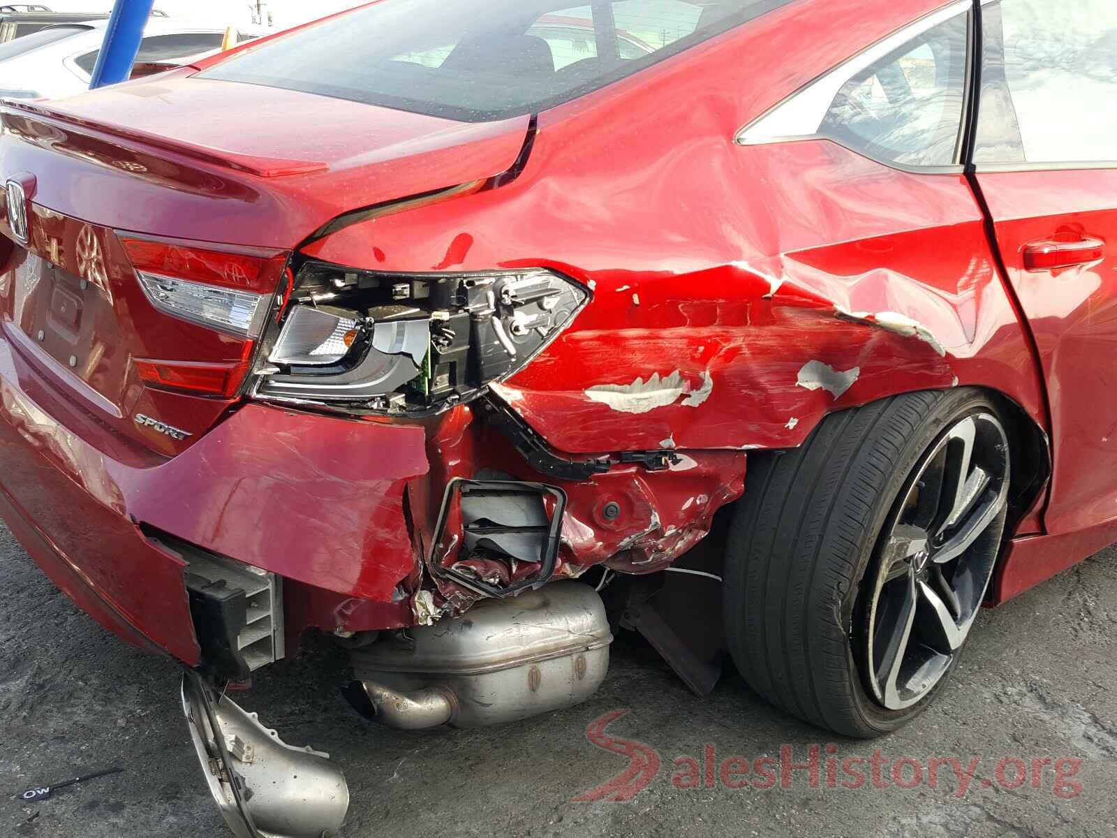 1HGCV1F35JA082844 2018 HONDA ACCORD