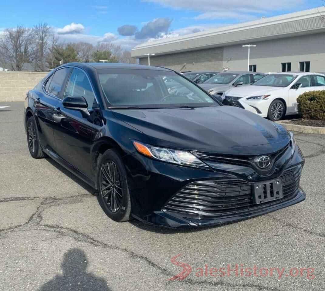 4T1B11HK3JU562854 2018 TOYOTA CAMRY