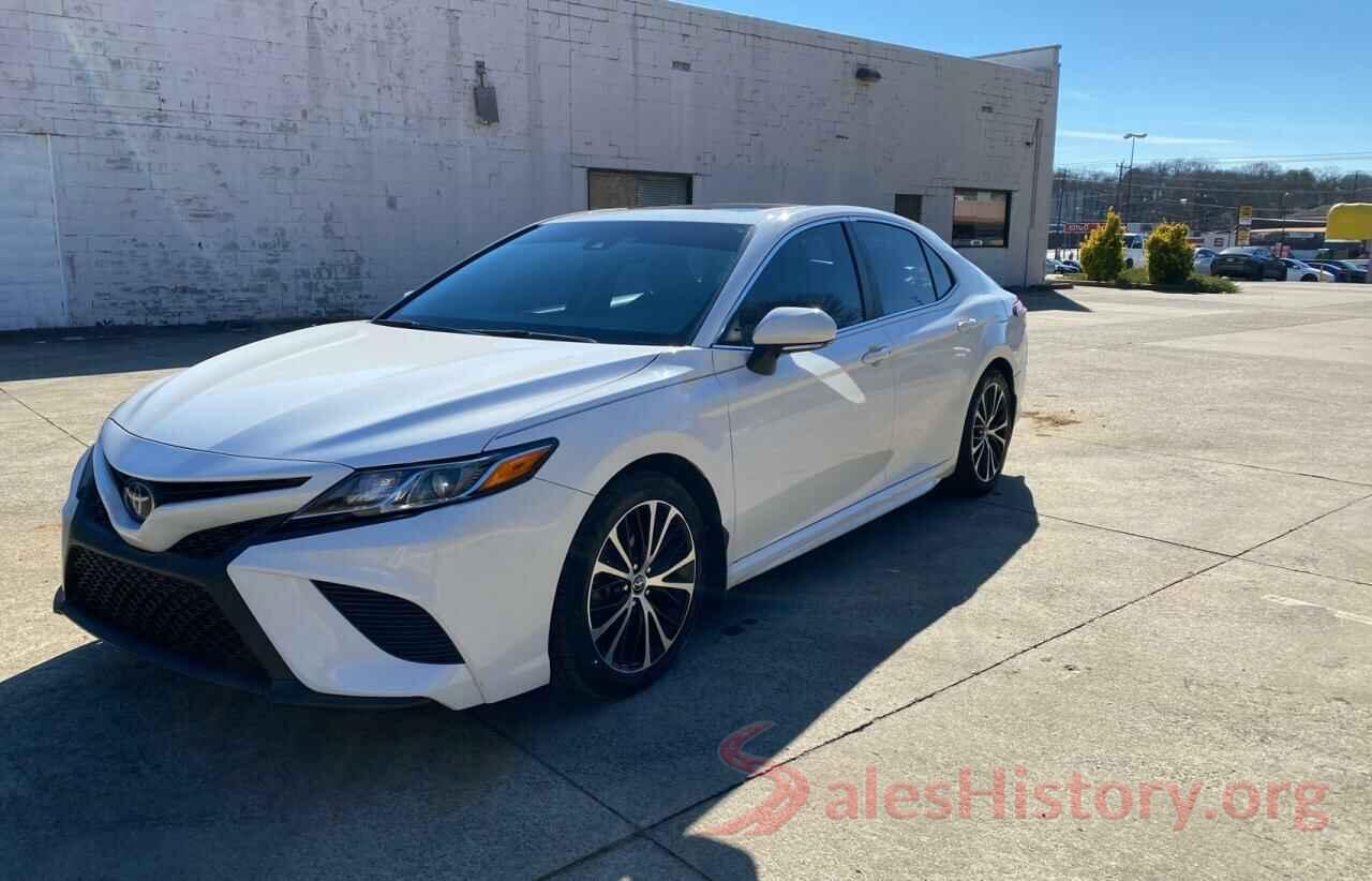 4T1B11HKXJU119701 2018 TOYOTA CAMRY