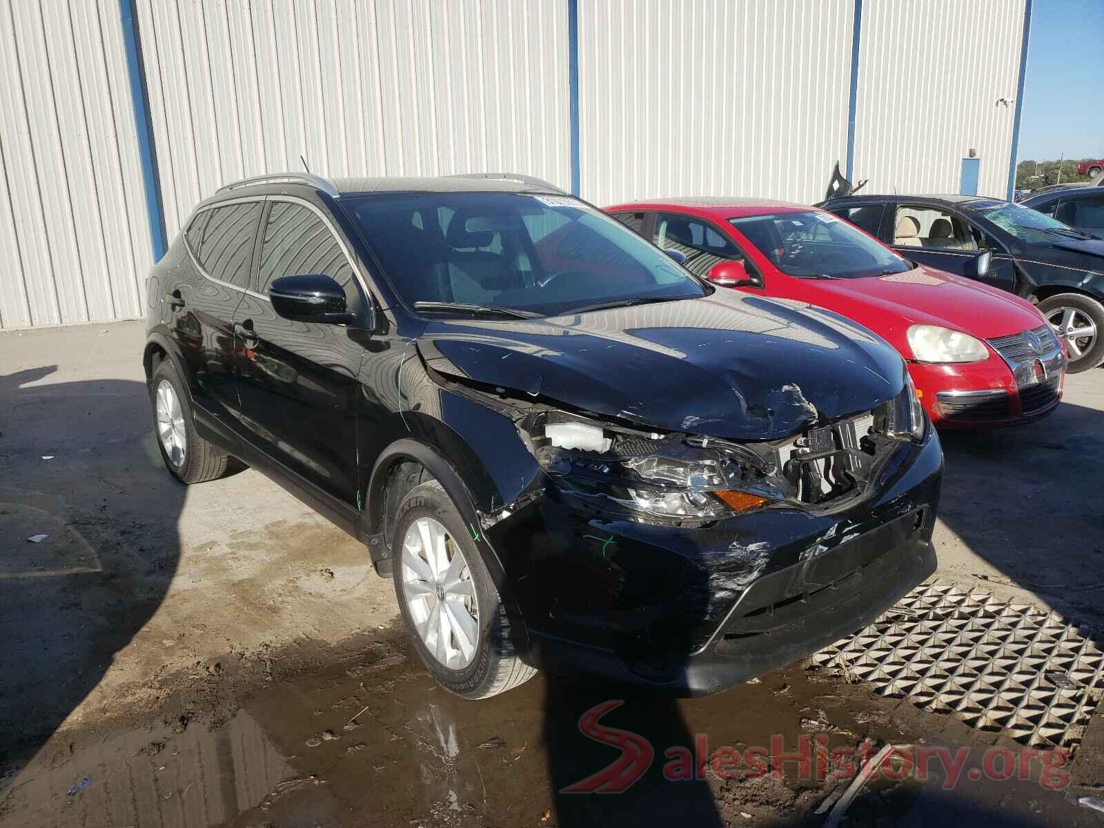 JN1BJ1CPXJW161672 2018 NISSAN ROGUE