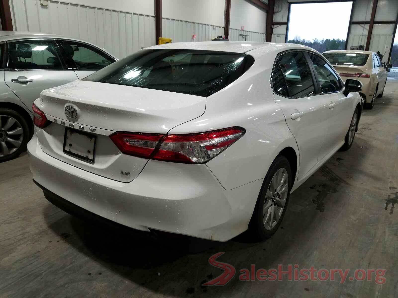 4T1B11HK8JU531759 2018 TOYOTA CAMRY