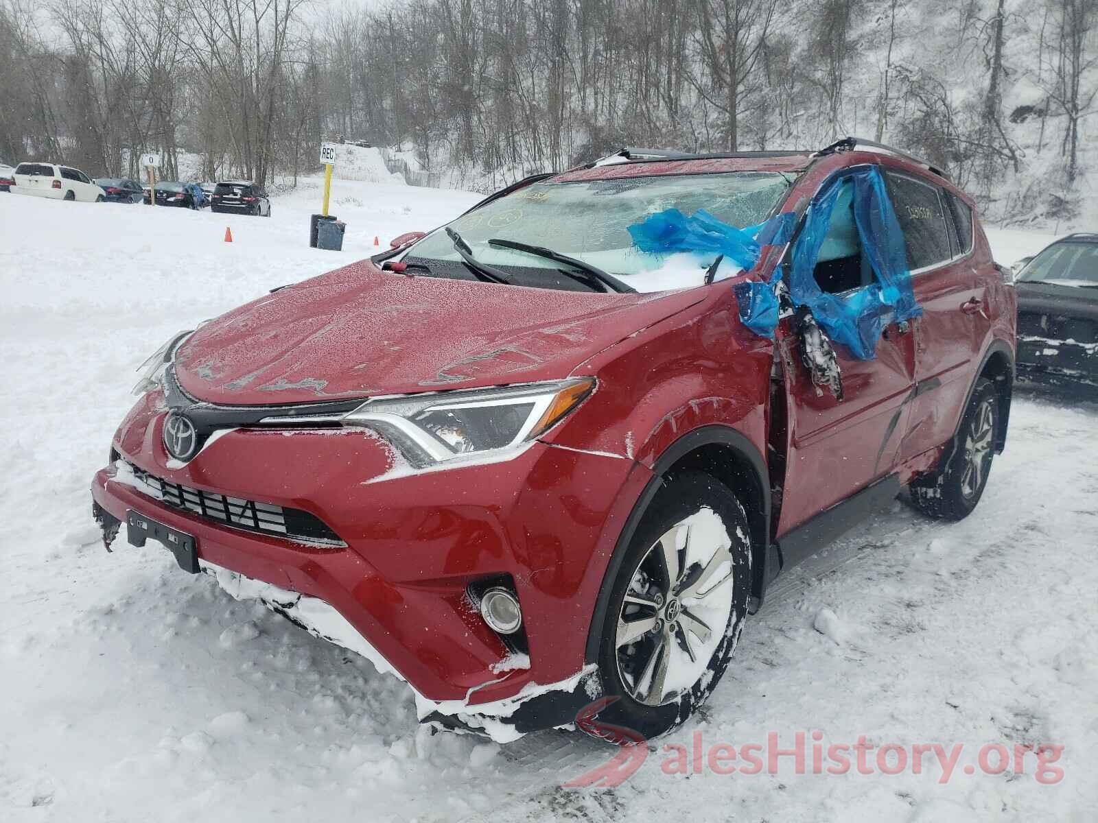 JTMRFREV1HJ144841 2017 TOYOTA RAV4