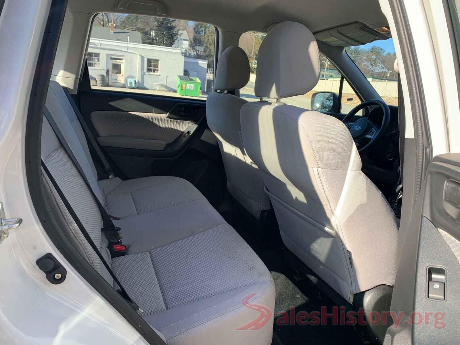 JF2SJAAC1JH564622 2018 SUBARU FORESTER