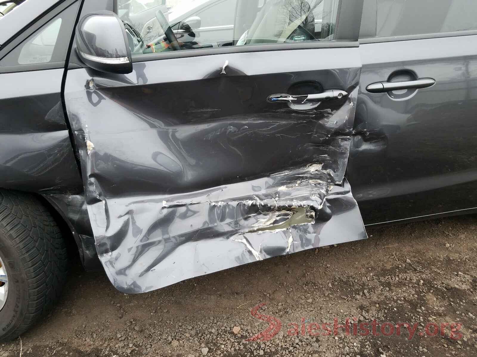 KNDMB5C11H6240289 2017 KIA SEDONA