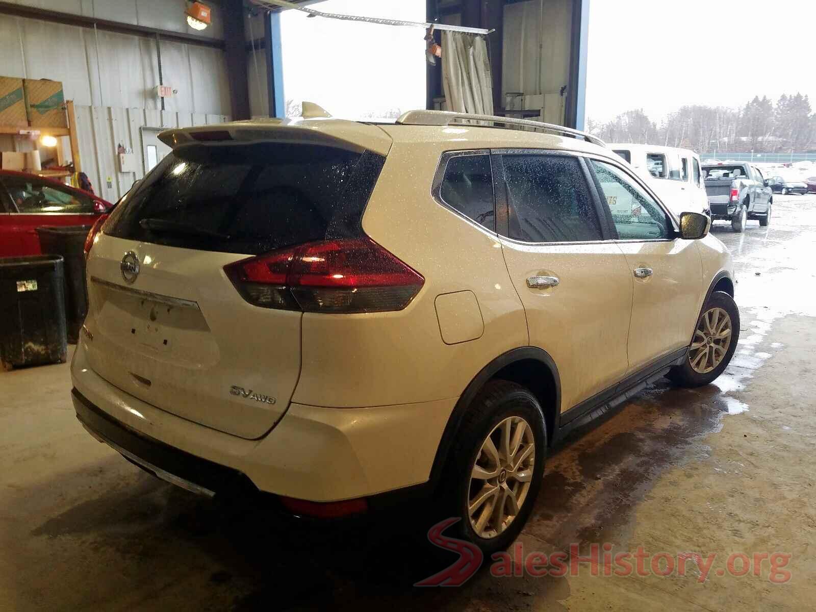 KNMAT2MV8JP546132 2018 NISSAN ROGUE