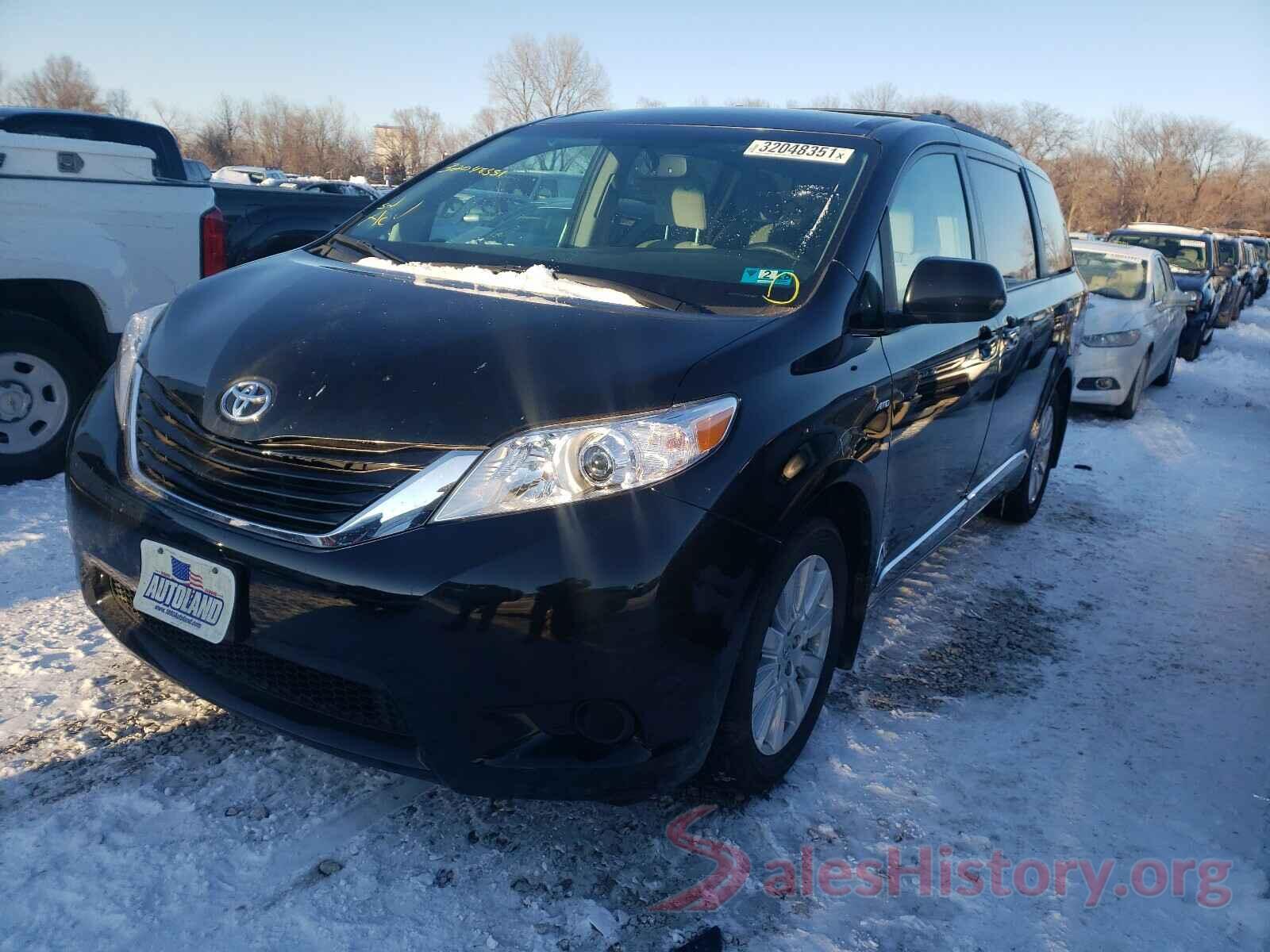 5TDJZ3DC4HS152856 2017 TOYOTA SIENNA