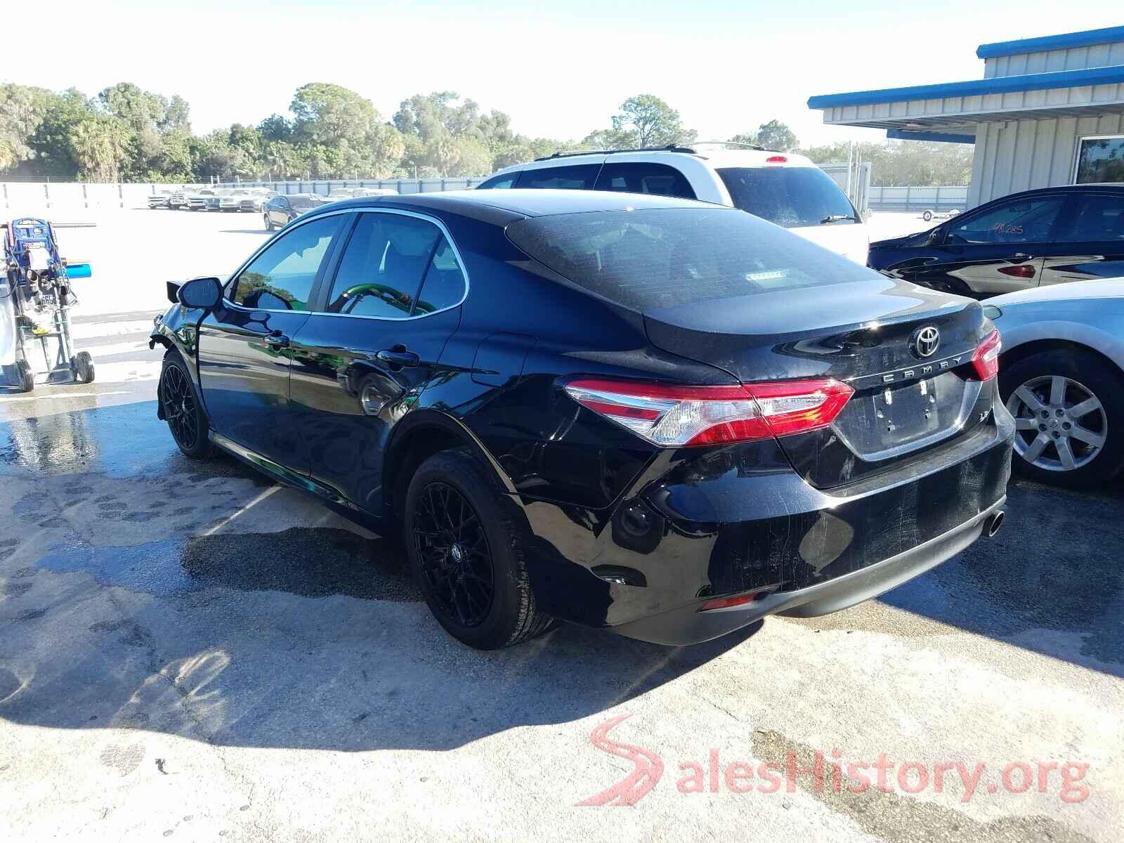 4T1B11HK9JU643728 2018 TOYOTA CAMRY