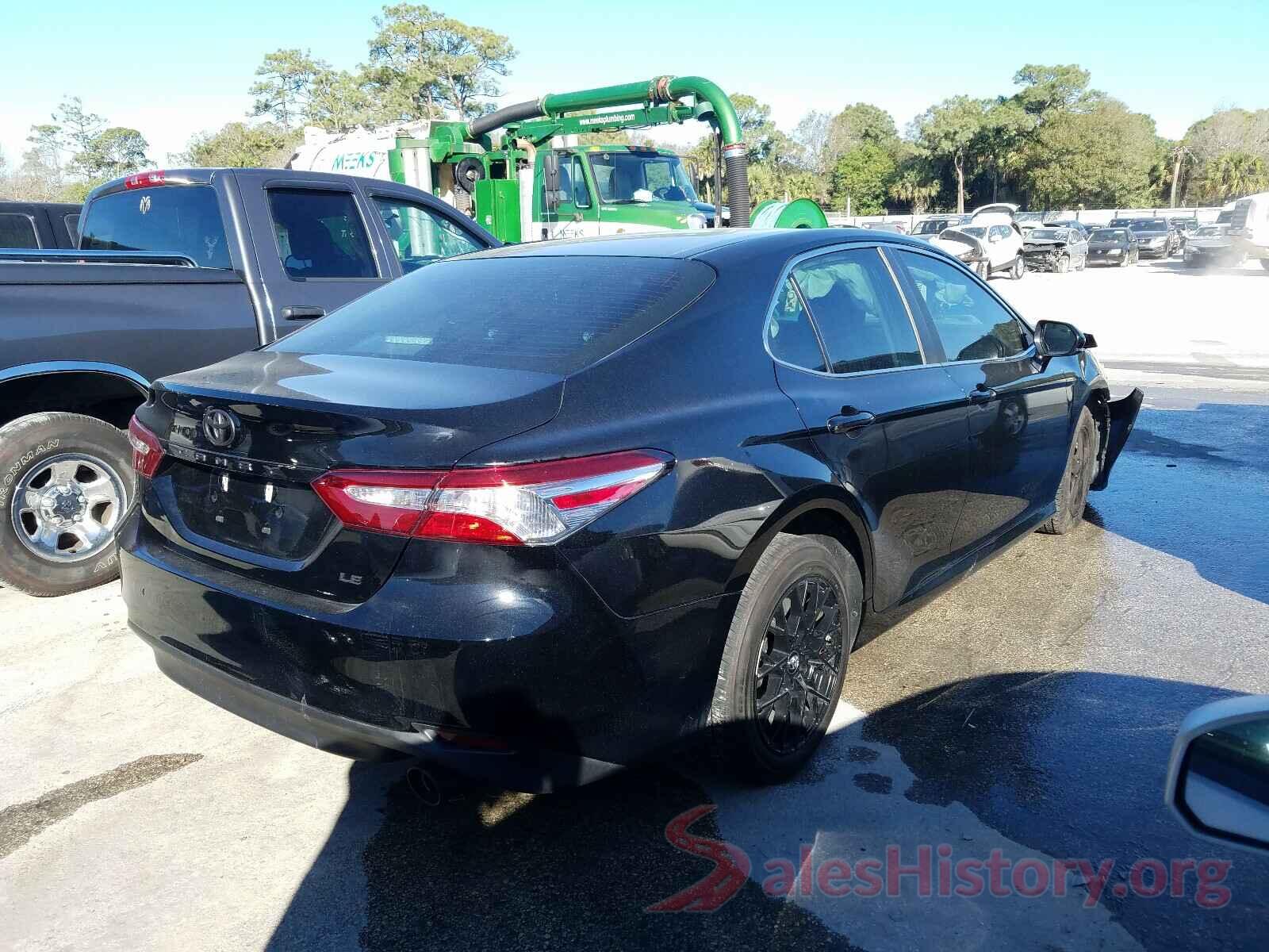 4T1B11HK9JU643728 2018 TOYOTA CAMRY