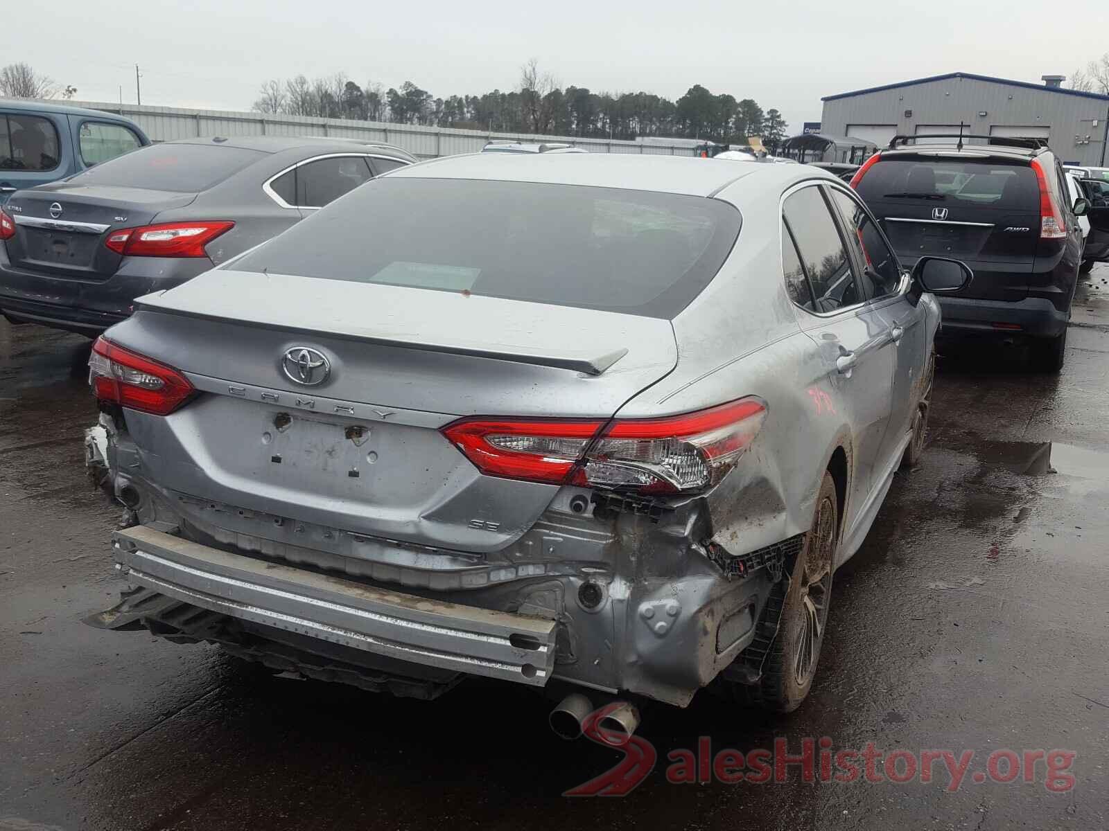 4T1B11HK3JU017303 2018 TOYOTA CAMRY