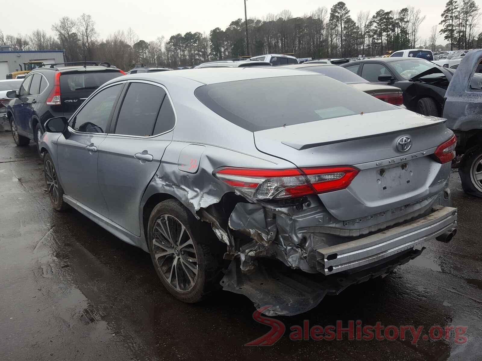 4T1B11HK3JU017303 2018 TOYOTA CAMRY