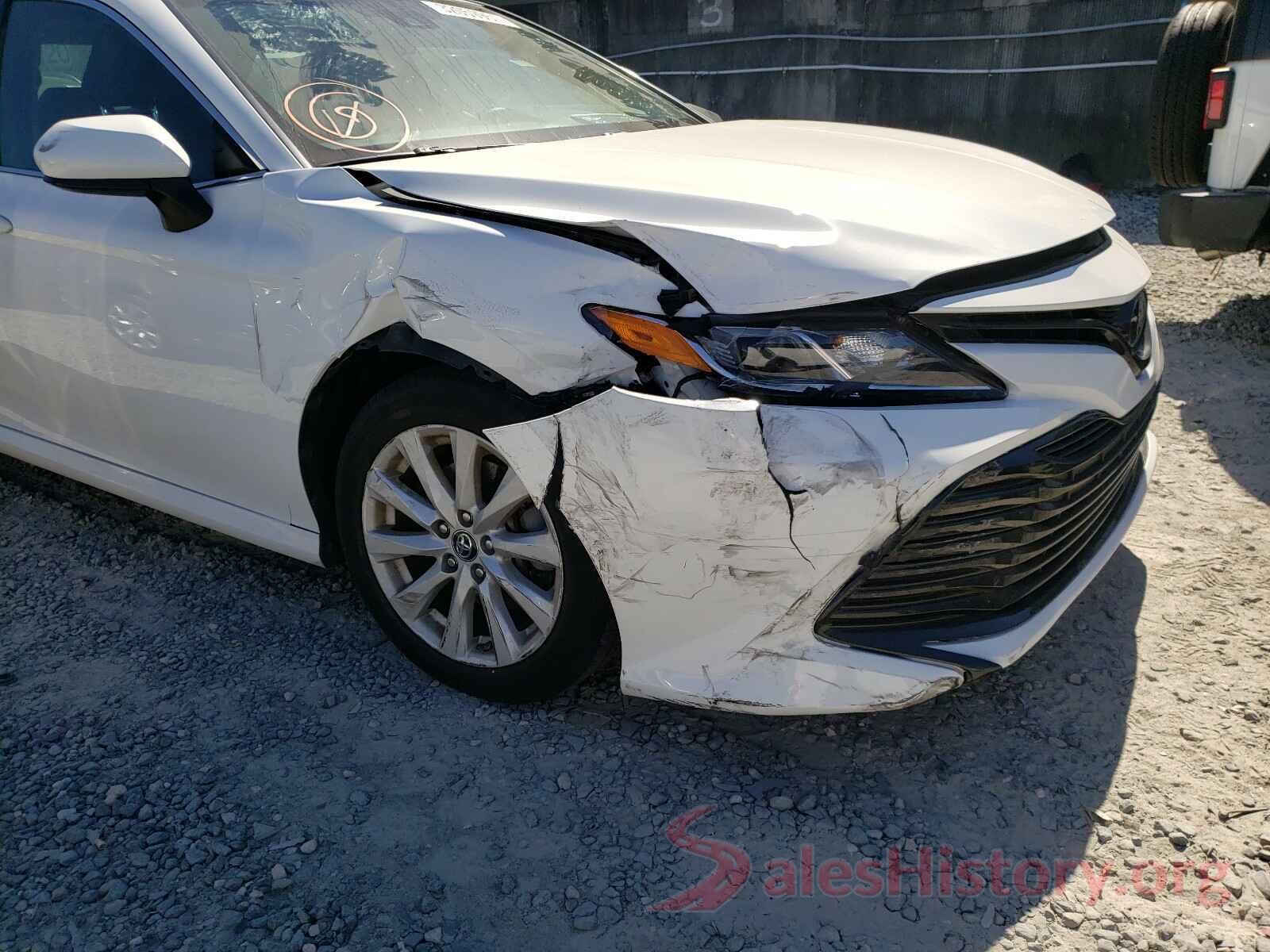 4T1B11HK6JU598828 2018 TOYOTA CAMRY