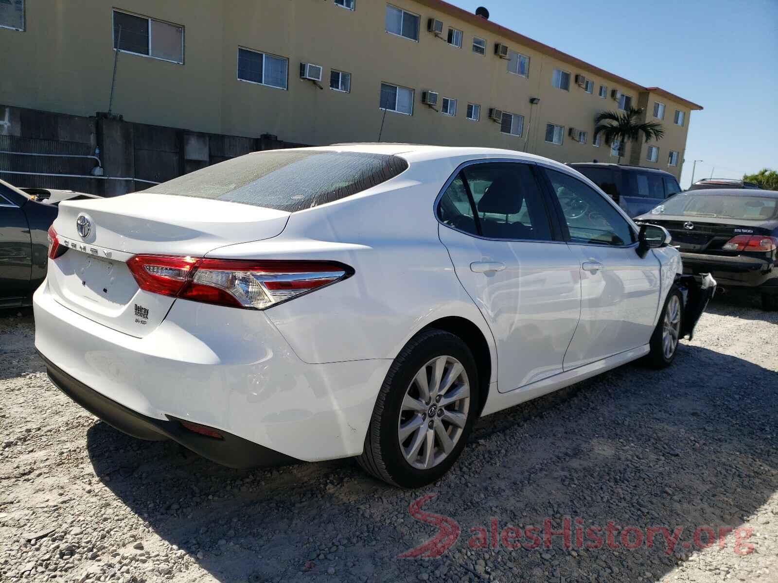 4T1B11HK6JU598828 2018 TOYOTA CAMRY