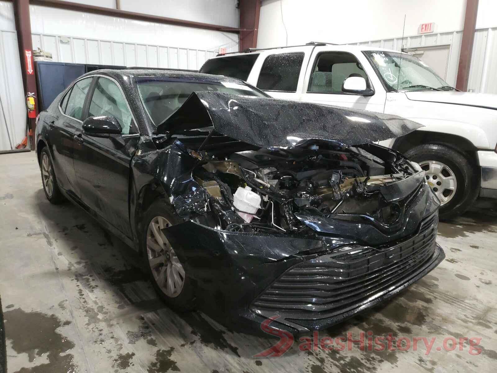 4T1B11HK4JU074688 2018 TOYOTA CAMRY